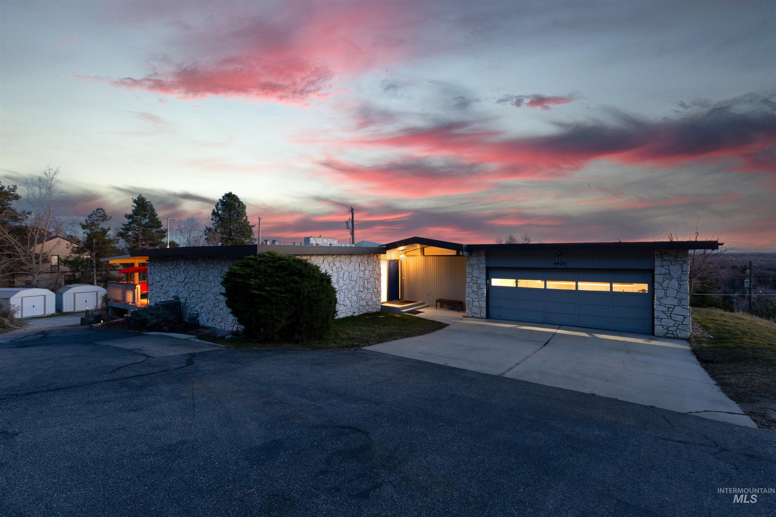 4420 N Ginzel Street Property Photo 4