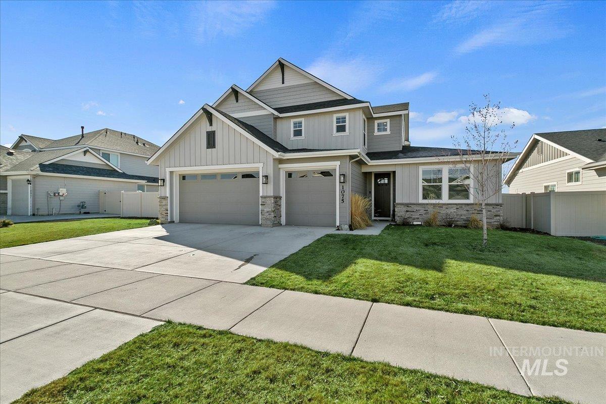 1075 E Whitetail St. Property Photo