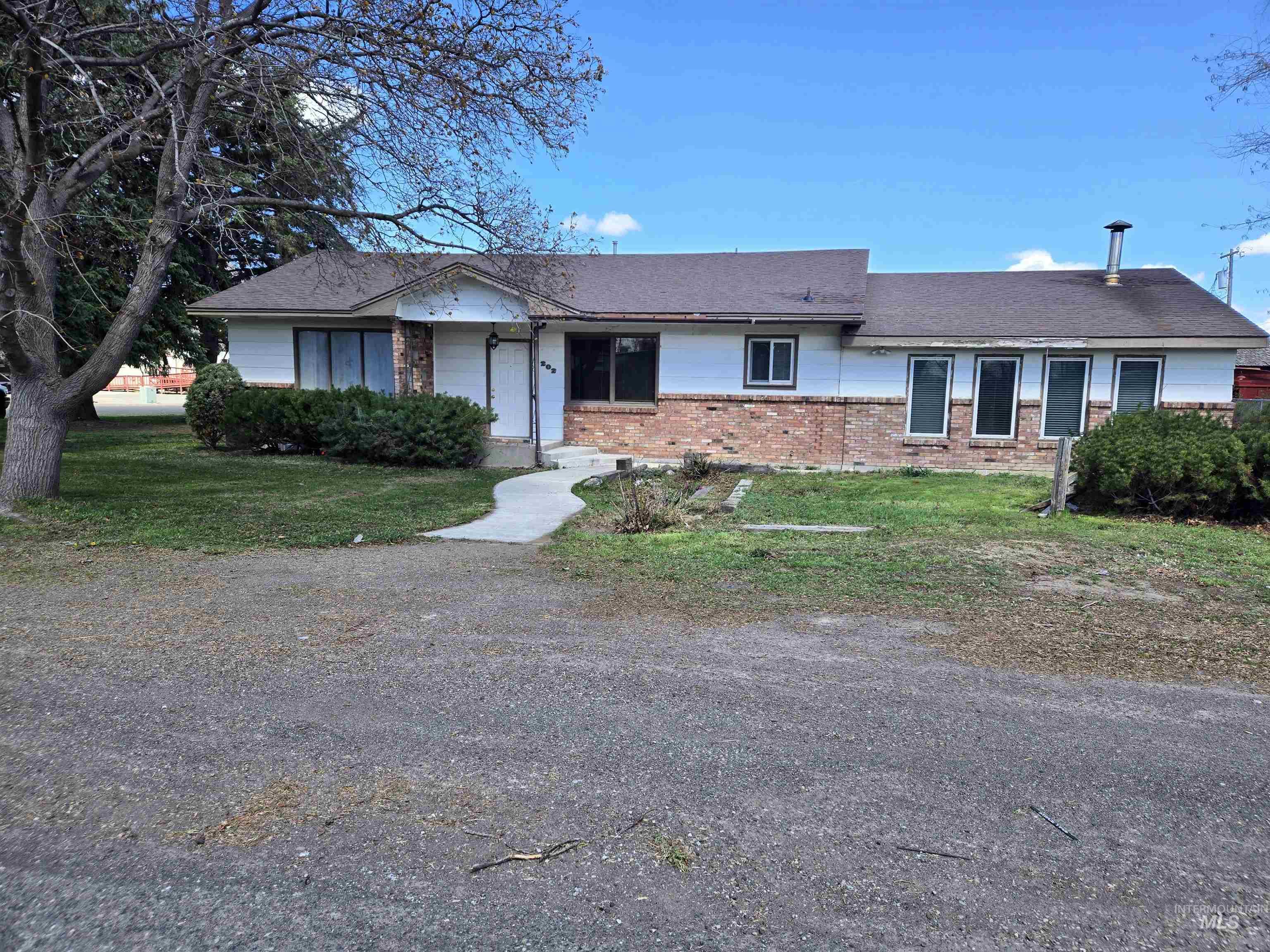 202 East Ave A Property Photo