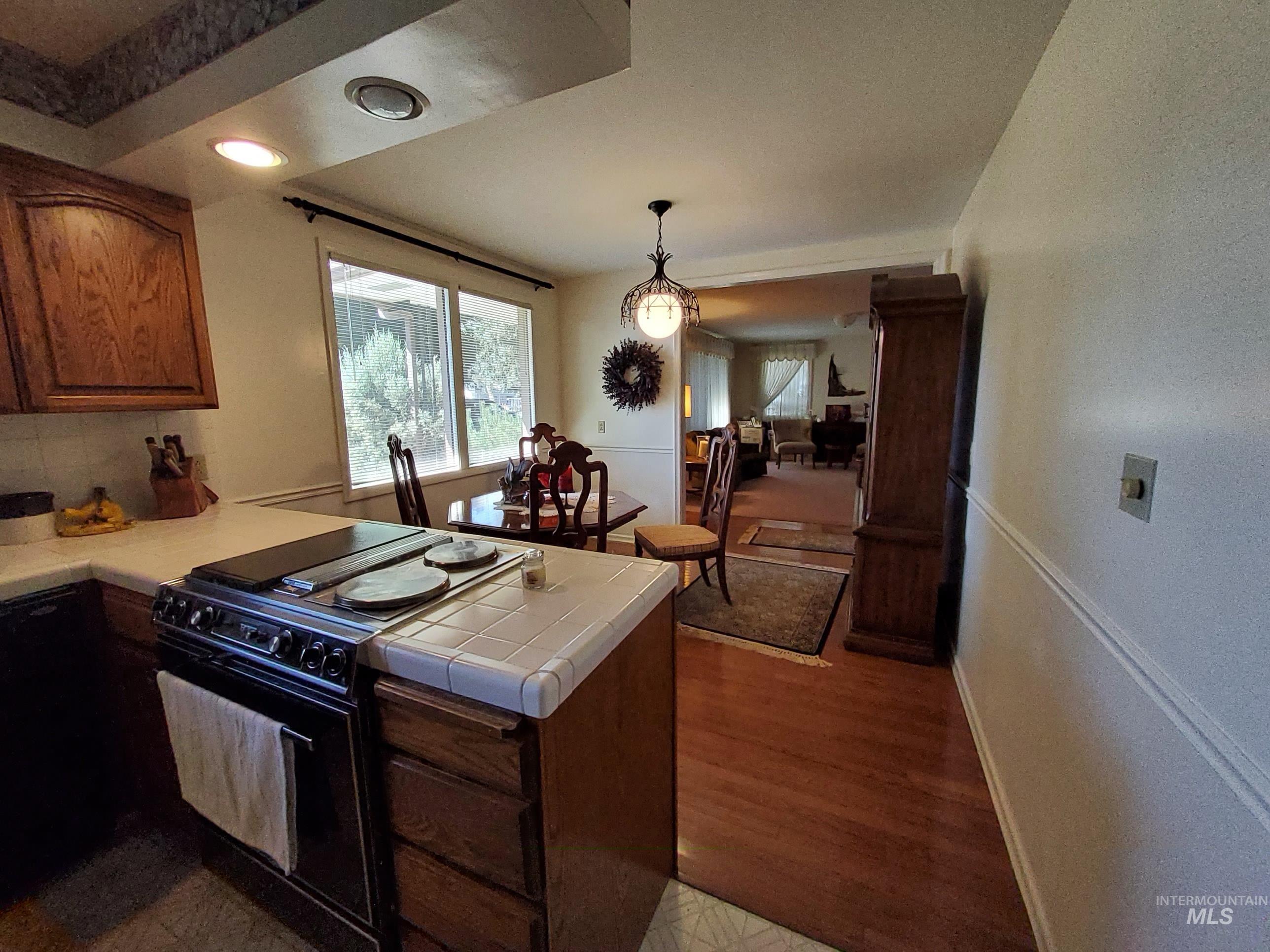 202 East Ave A Property Photo 4