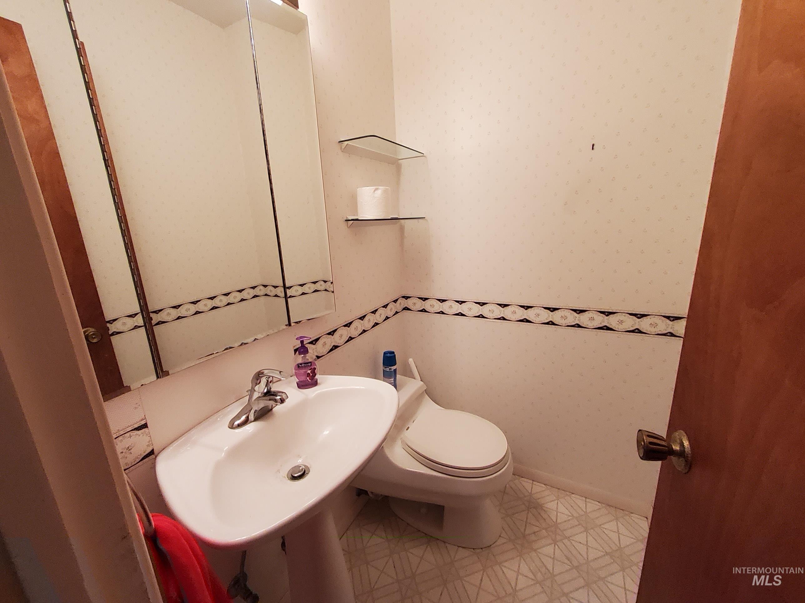 202 East Ave A Property Photo 9