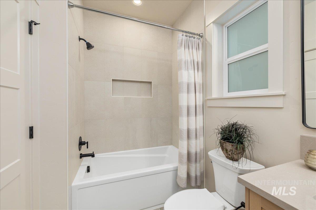 9395 S Egg Harbor Avenue Property Photo 10