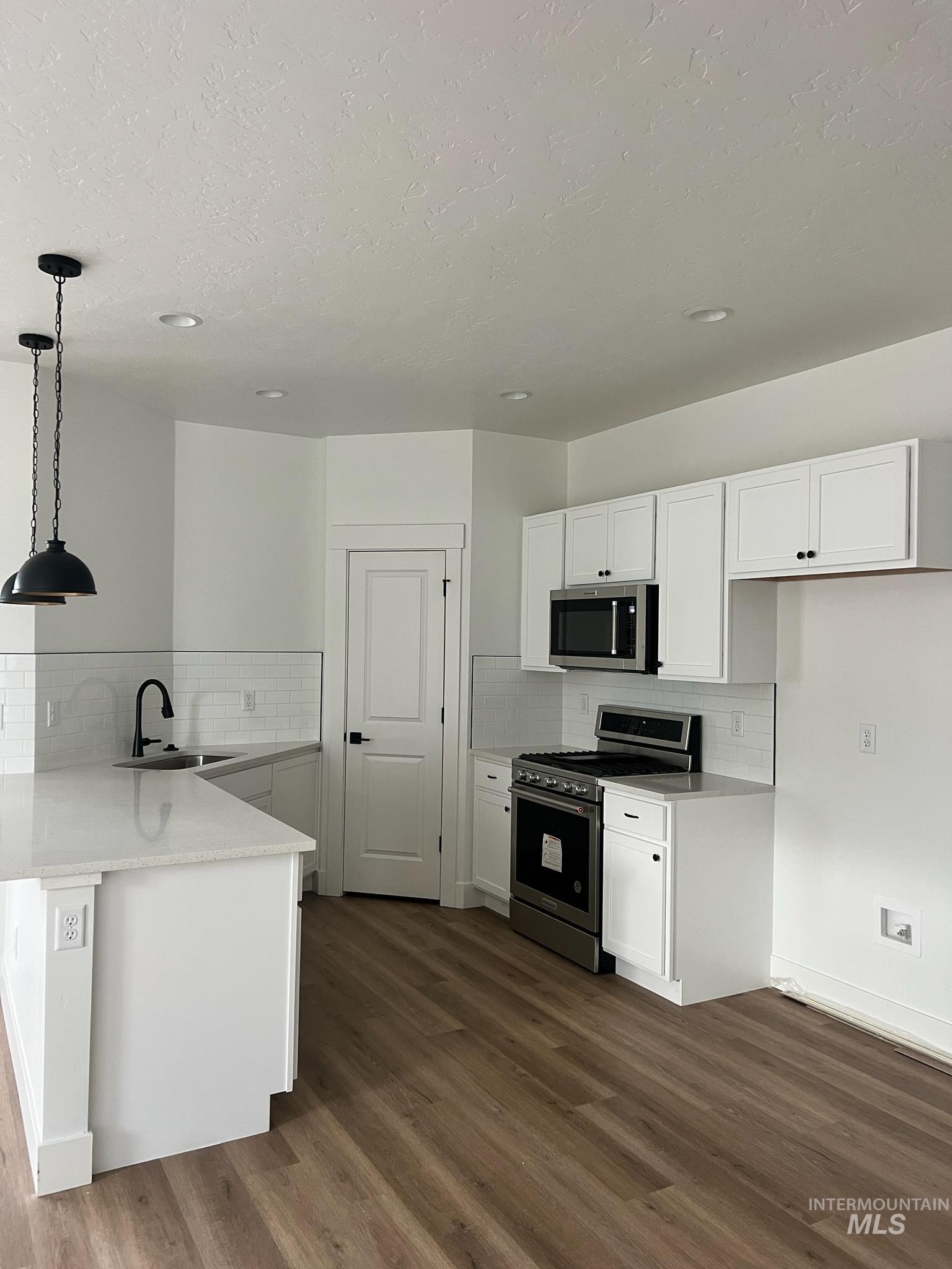 312 E Owyhee Property Photo 6