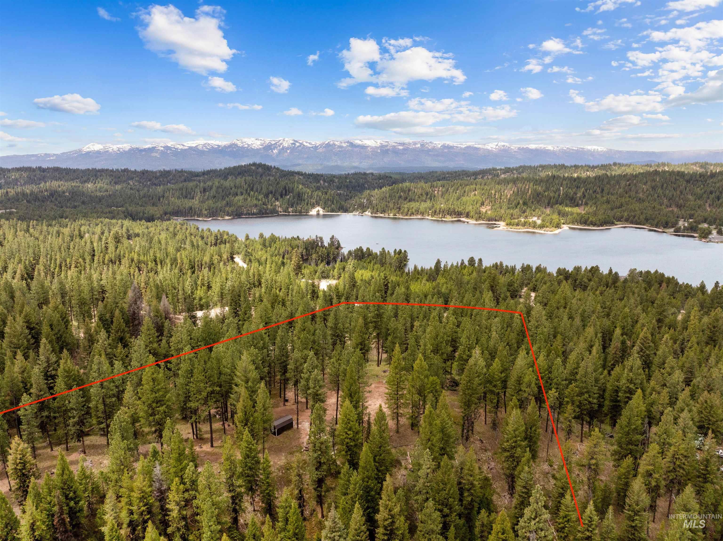 152 Pointes Rd Property Photo 2