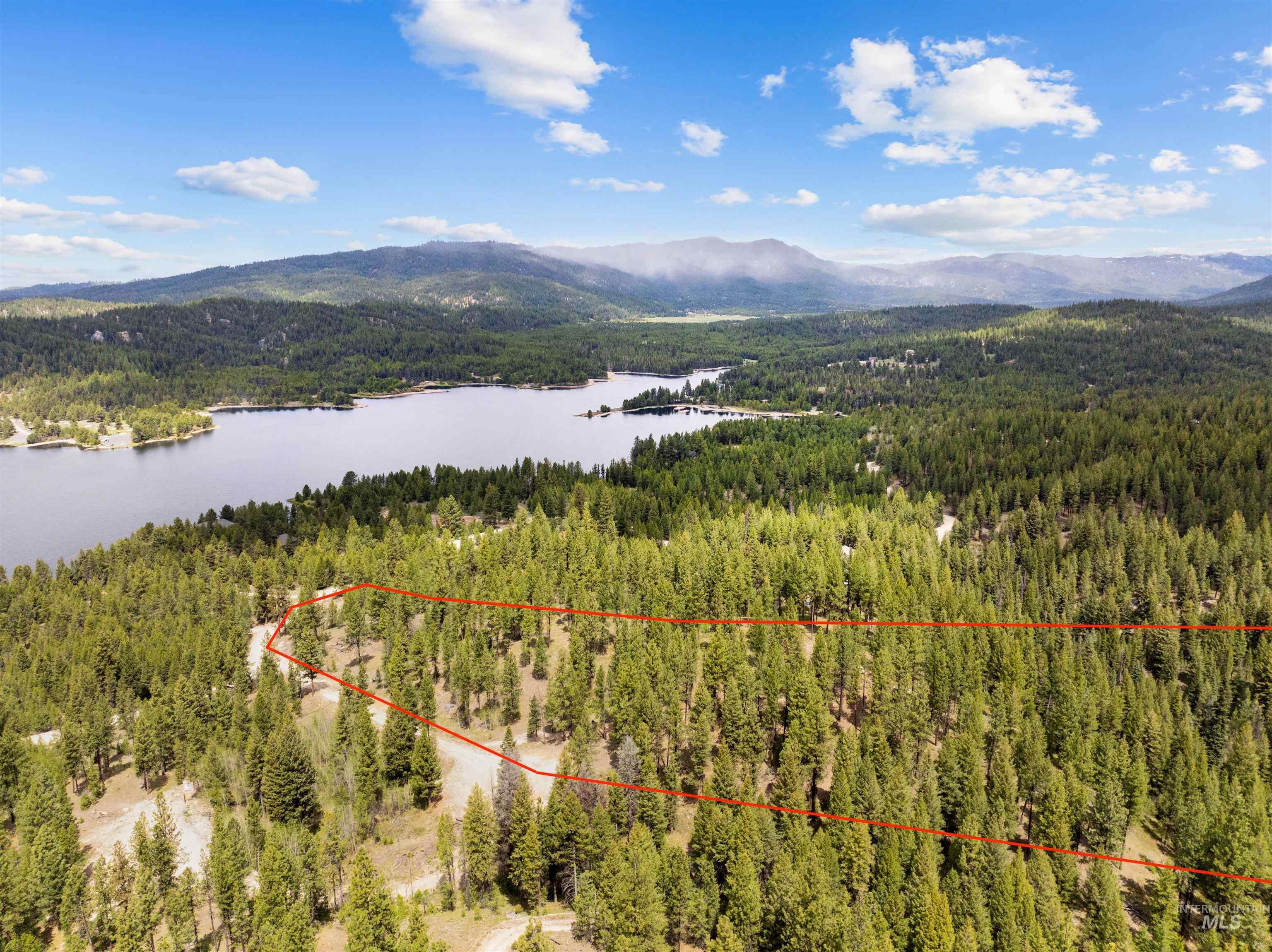 152 Pointes Rd Property Photo 3