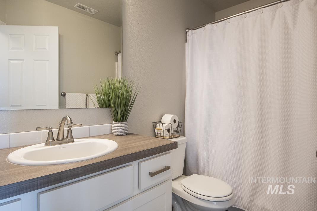 1486 W Malad River St. Property Photo 28