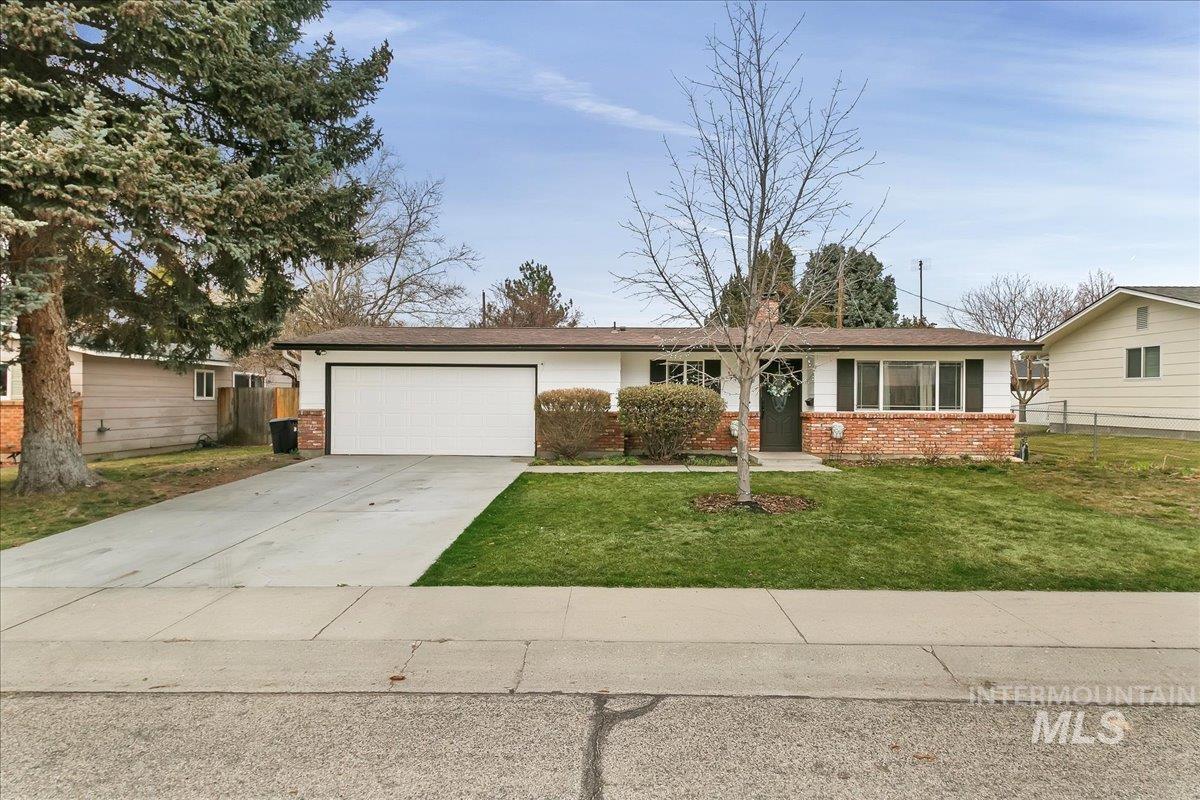 5860 W Targee St. Property Photo