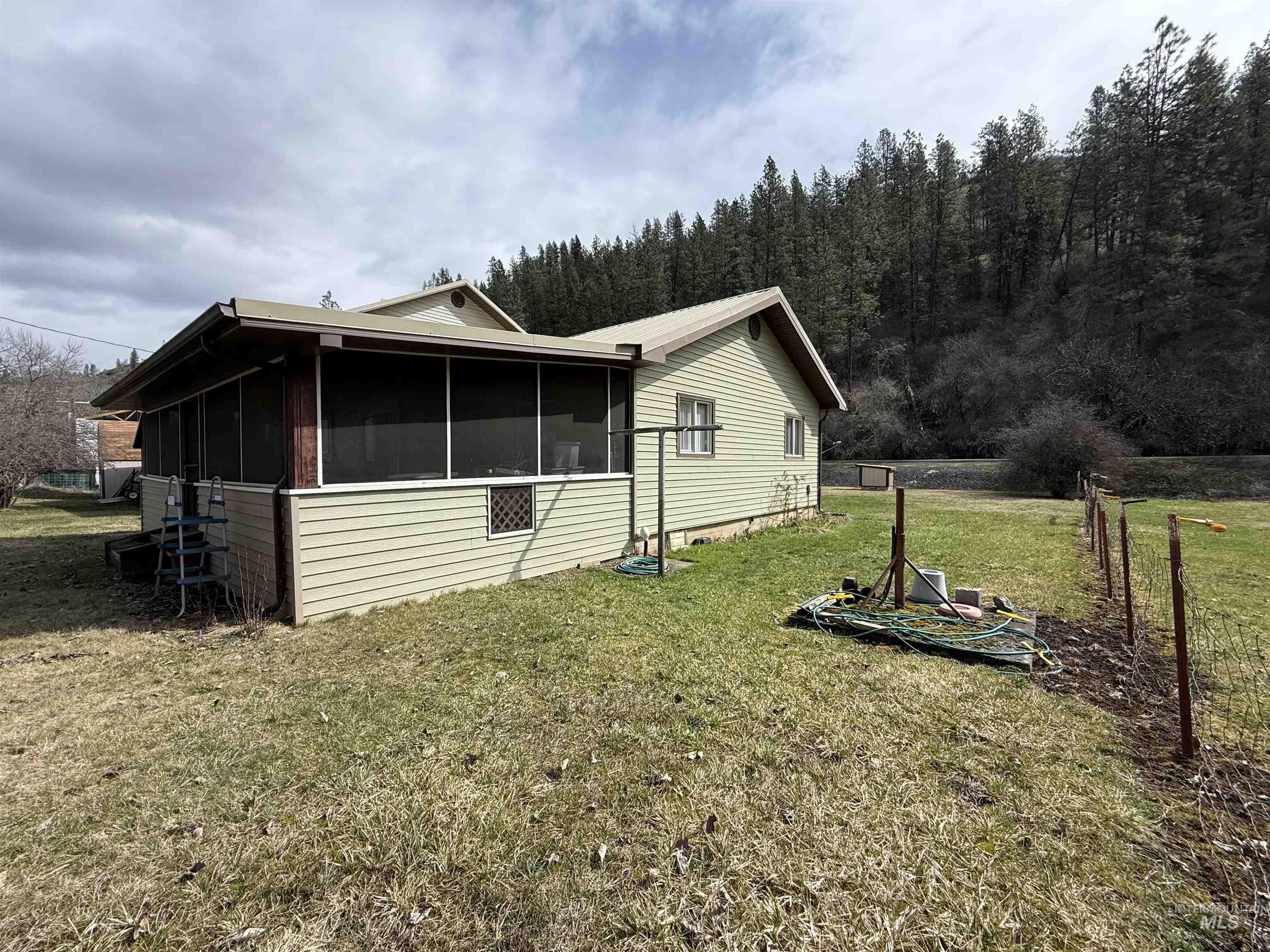 3731 Highway 13 Property Photo 6