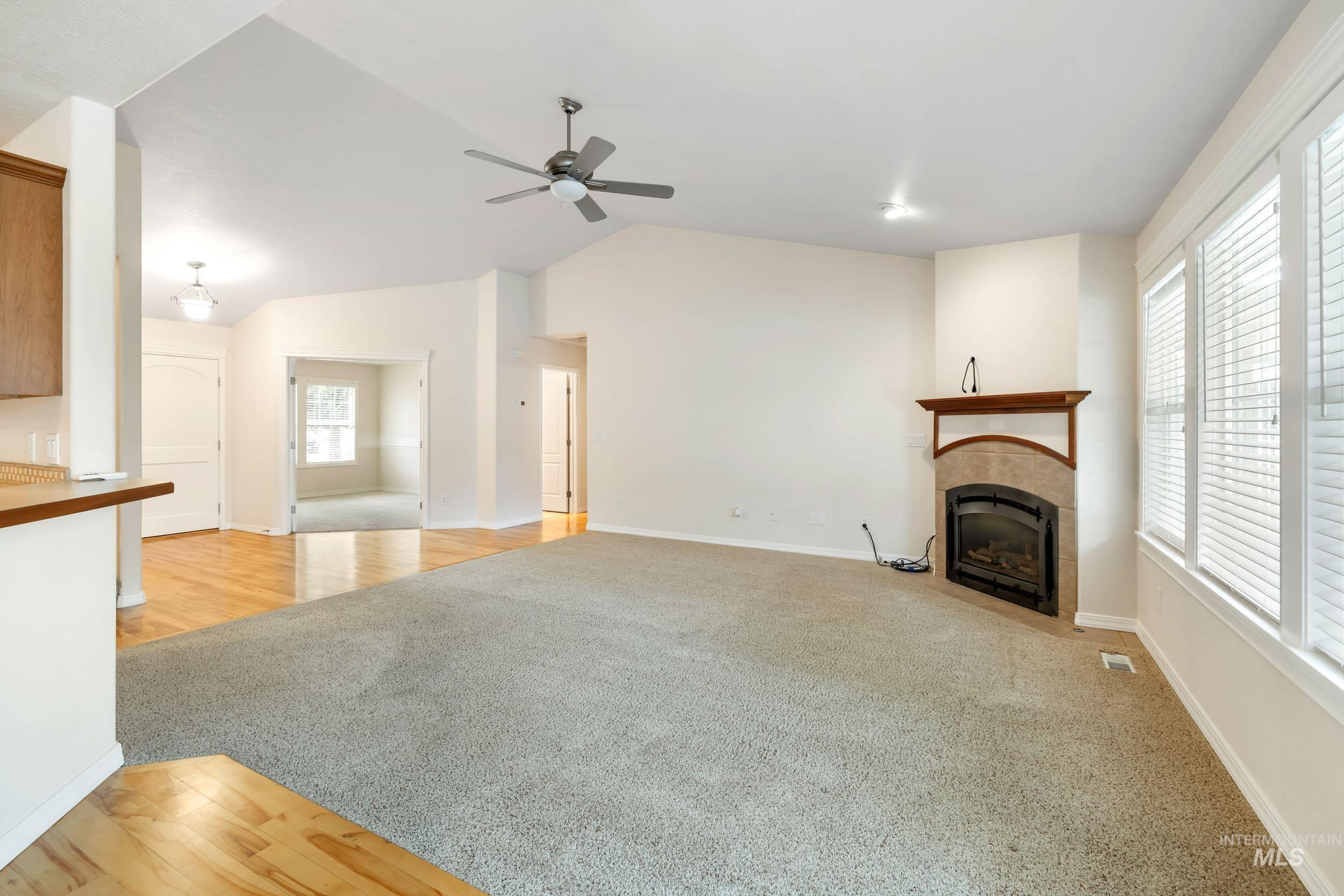 5475 N Mendelson Ave Property Photo 2