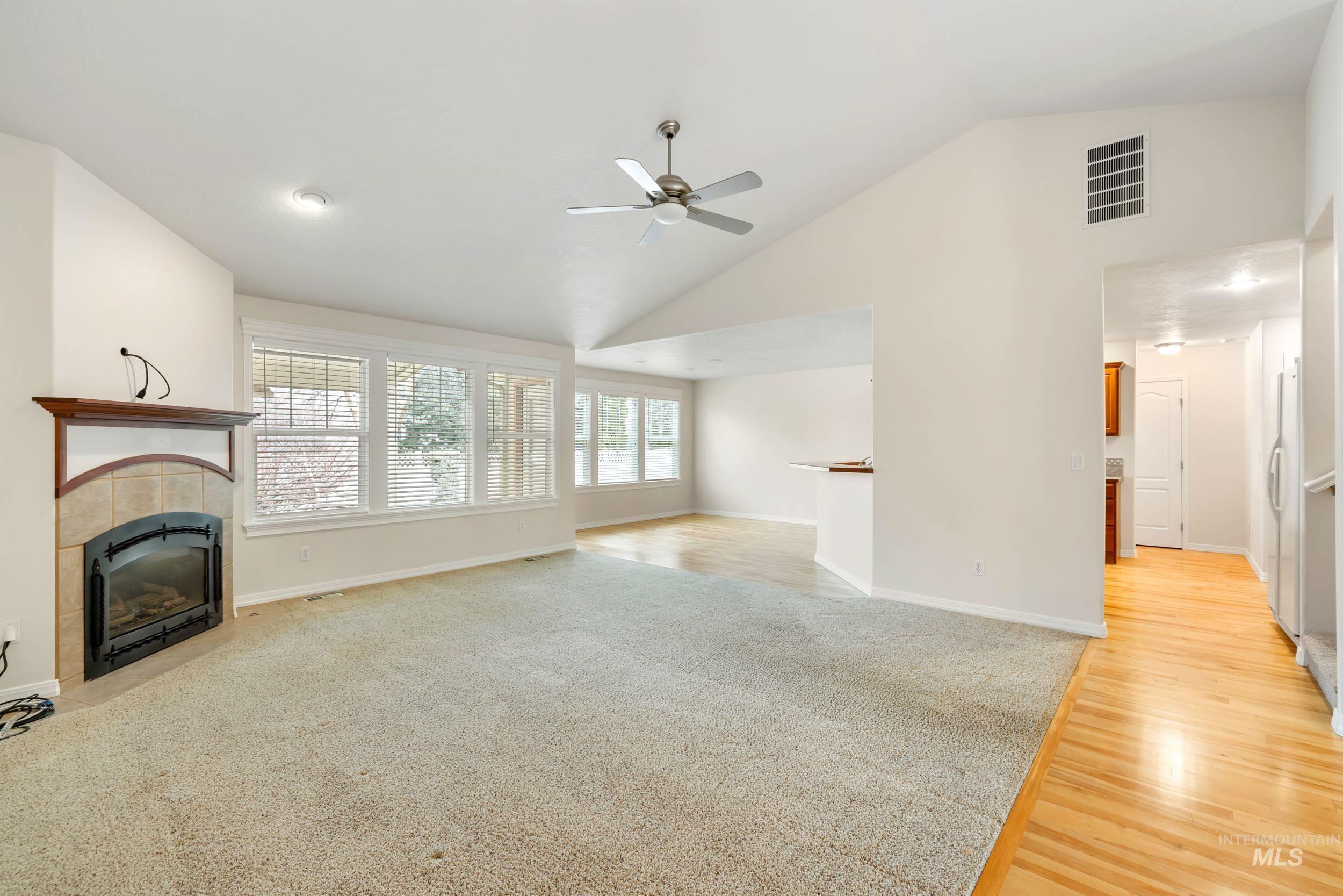 5475 N Mendelson Ave Property Photo 4