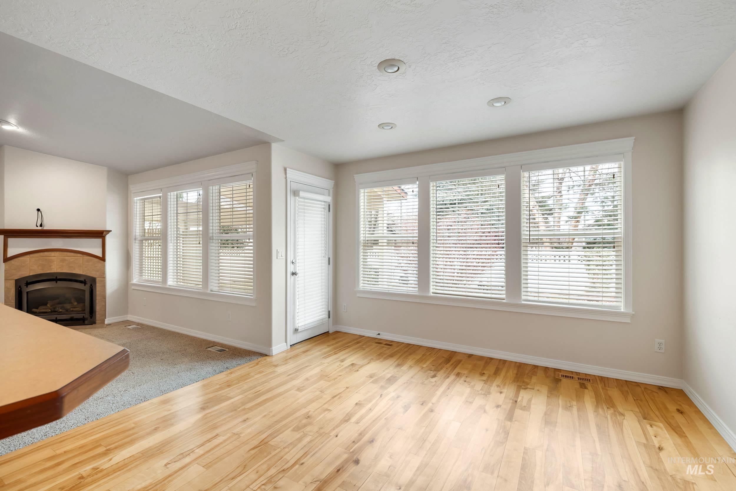 5475 N Mendelson Ave Property Photo 8