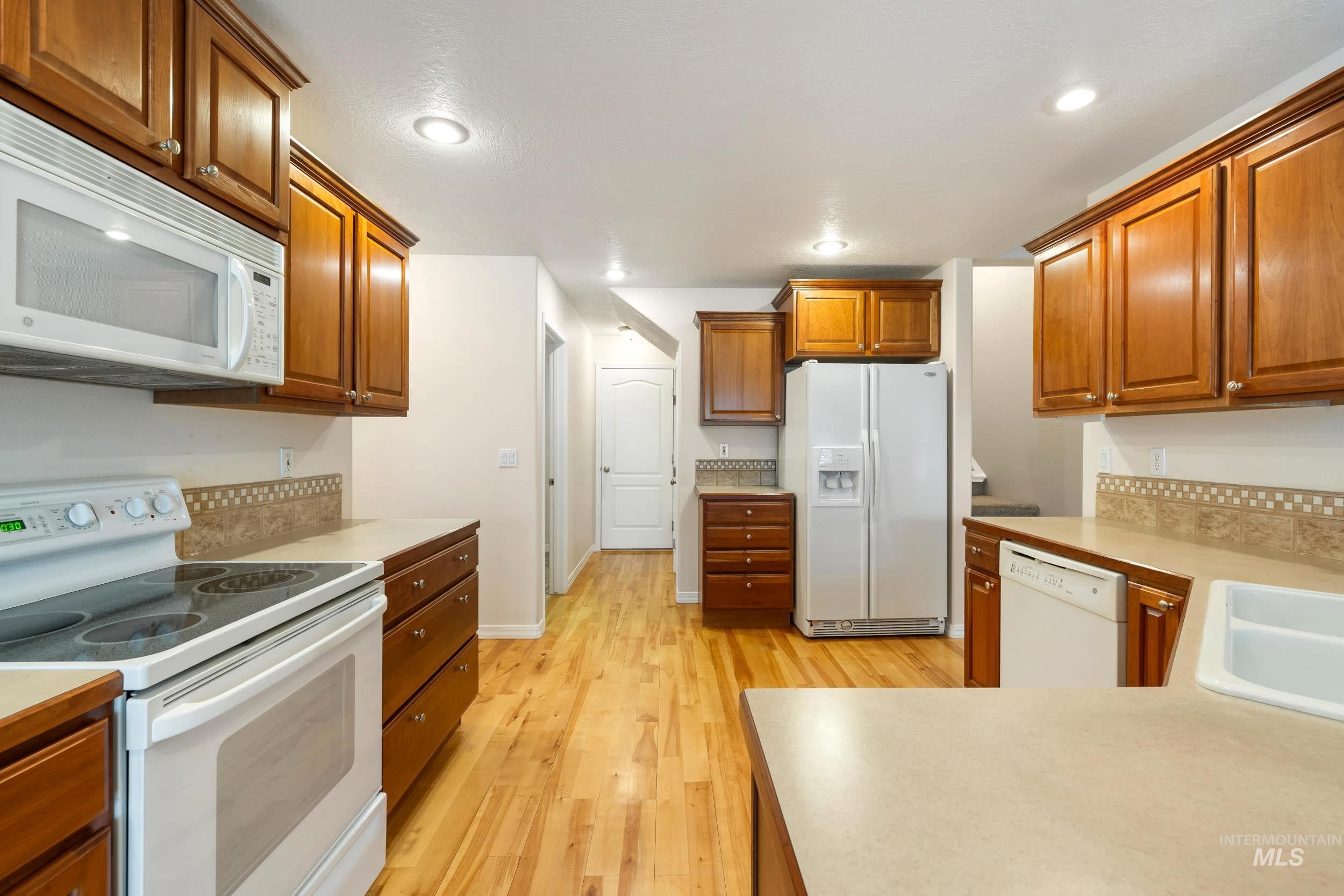 5475 N Mendelson Ave Property Photo 11