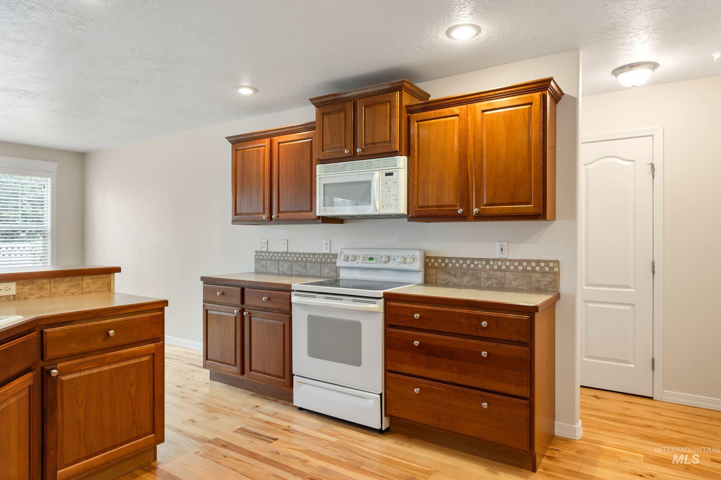 5475 N Mendelson Ave Property Photo 14