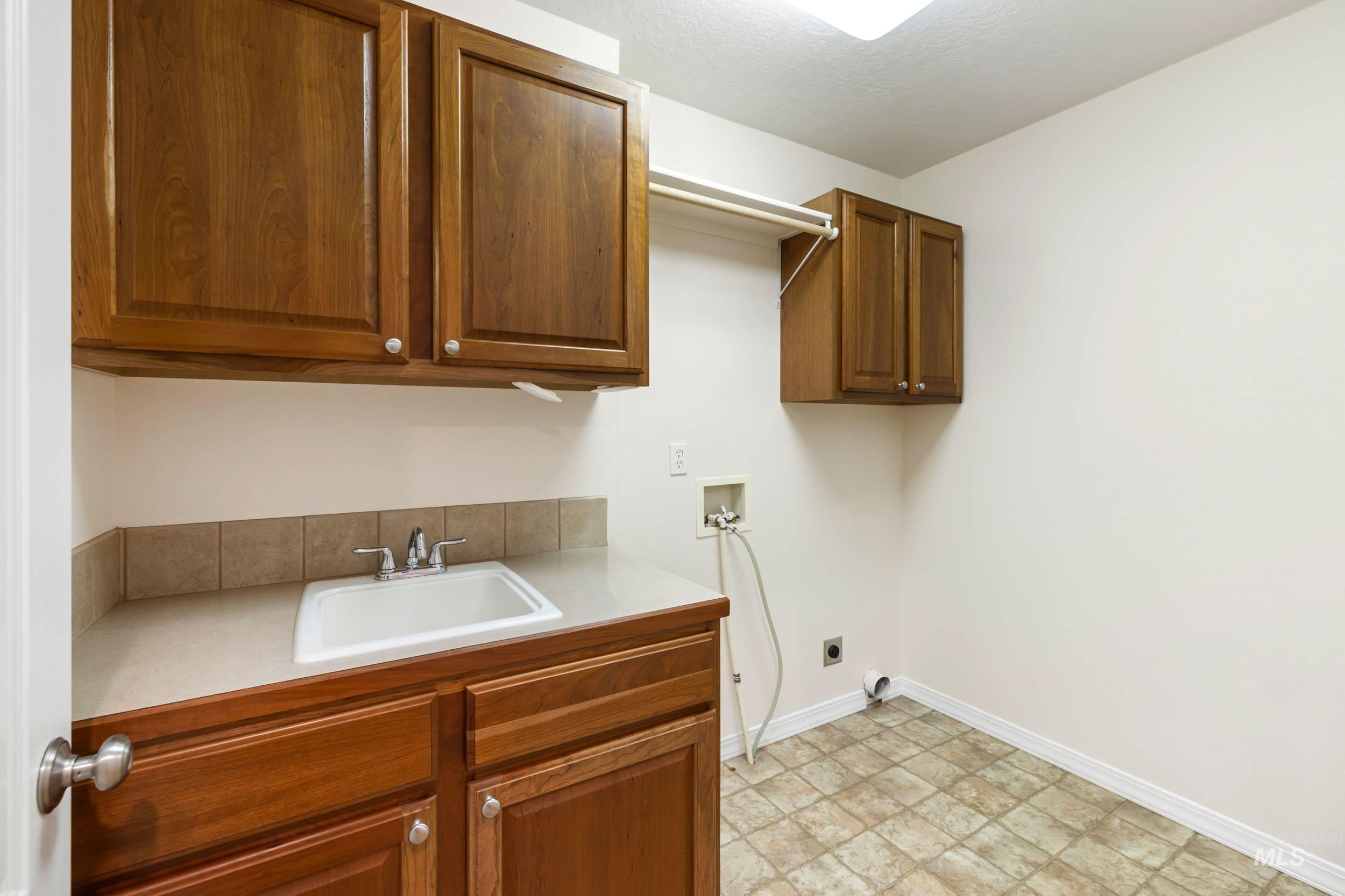 5475 N Mendelson Ave Property Photo 15