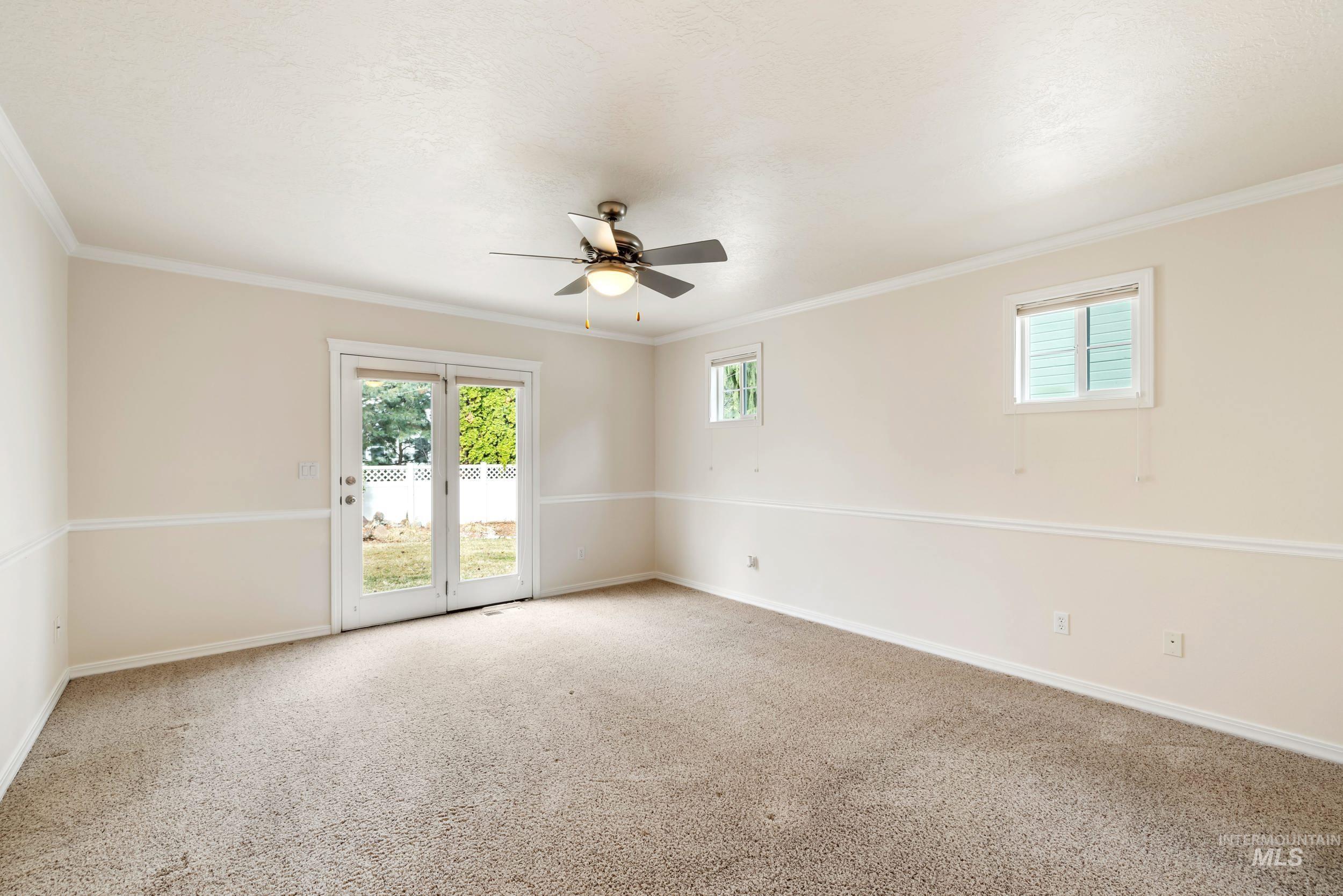 5475 N Mendelson Ave Property Photo 18