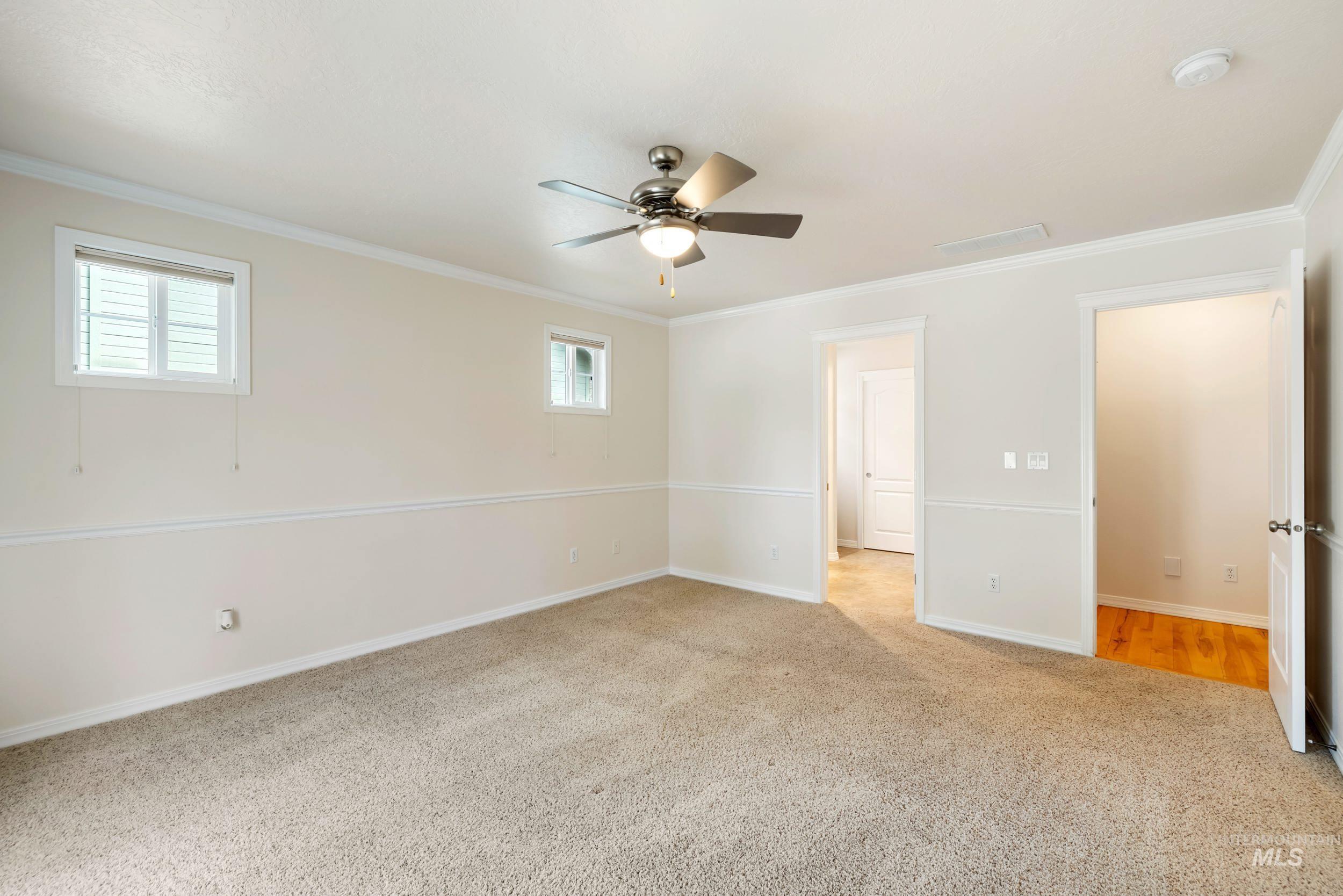 5475 N Mendelson Ave Property Photo 19