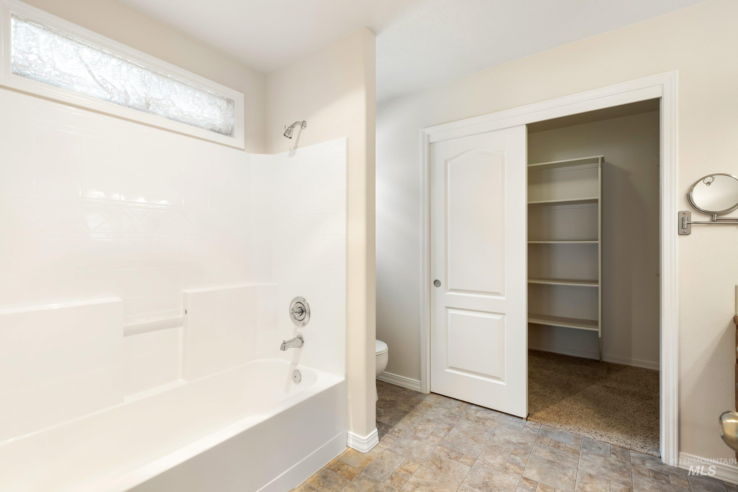 5475 N Mendelson Ave Property Photo 20