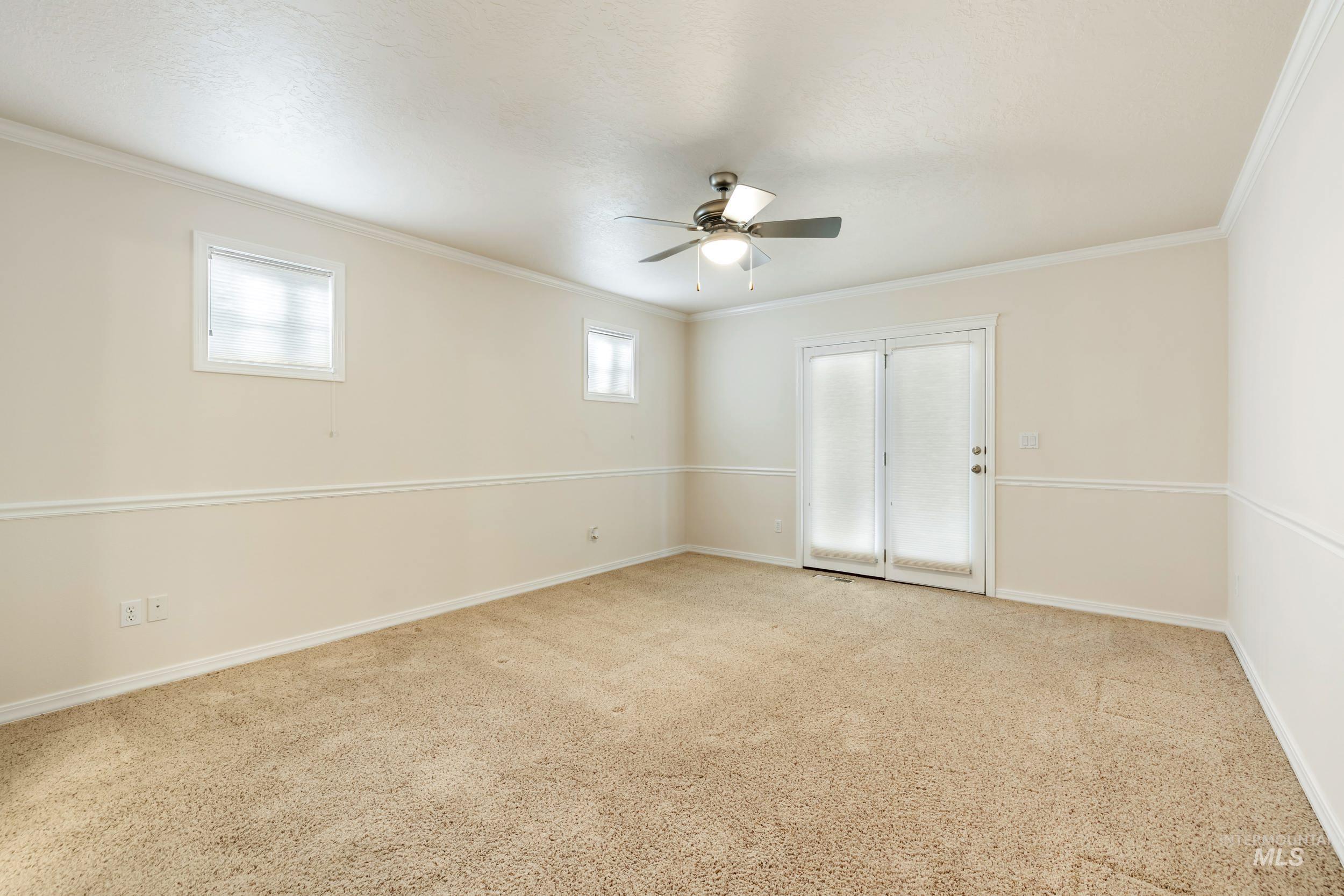 5475 N Mendelson Ave Property Photo 23