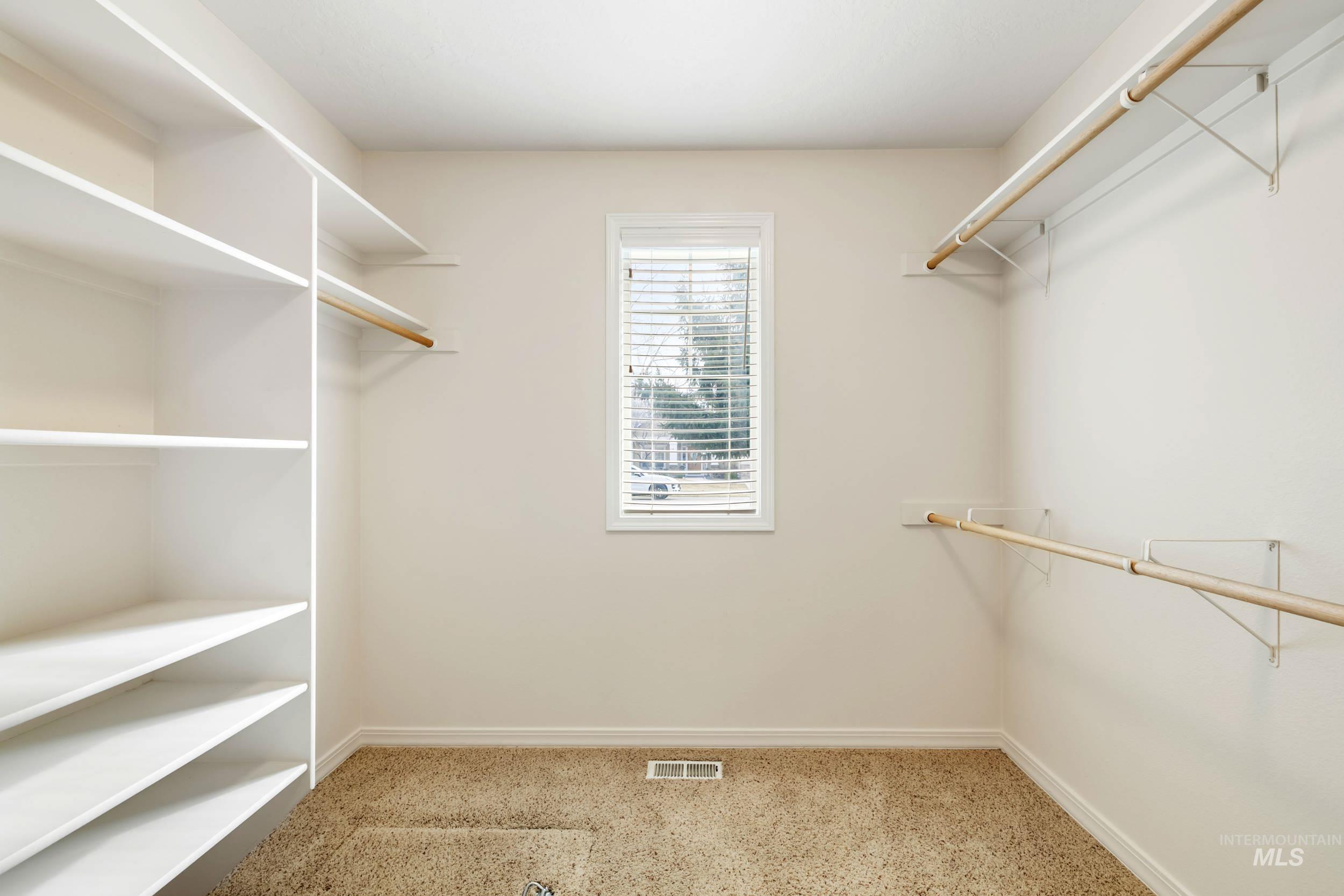 5475 N Mendelson Ave Property Photo 27