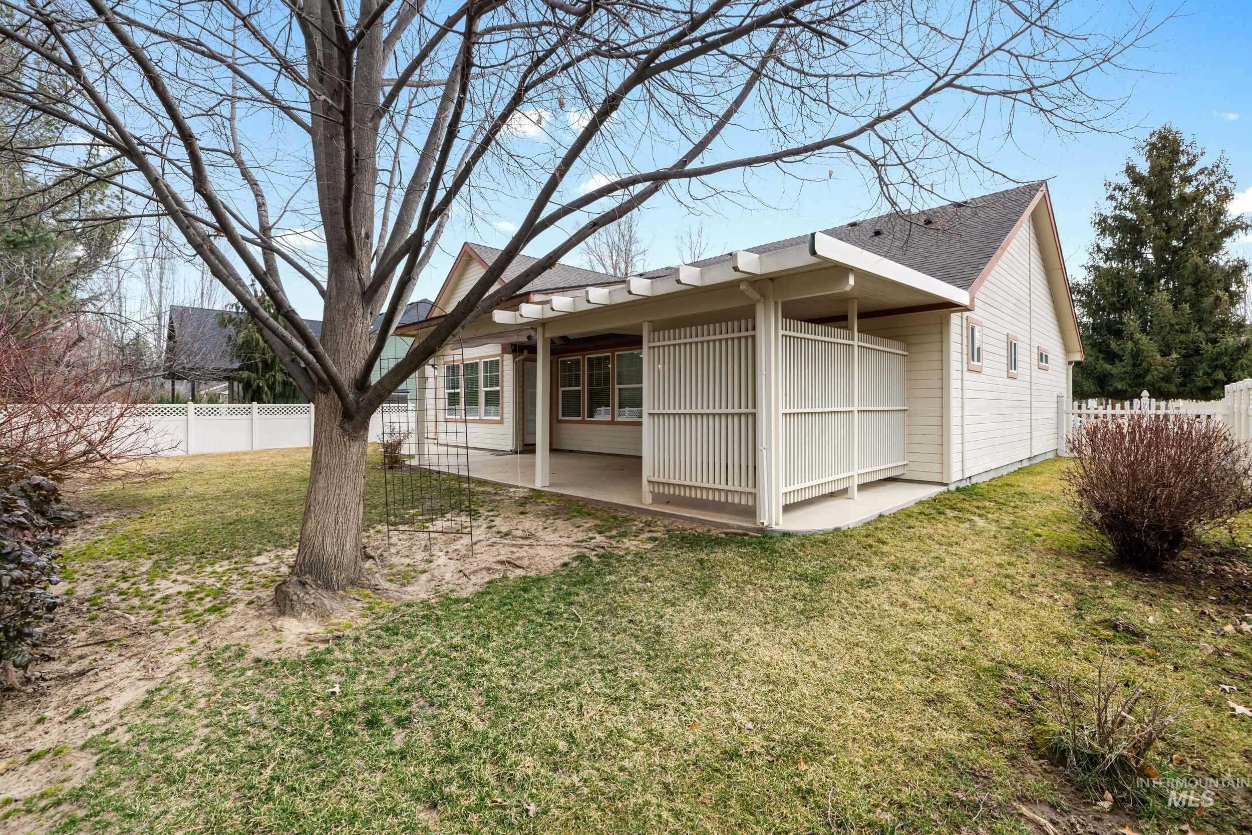 5475 N Mendelson Ave Property Photo 35