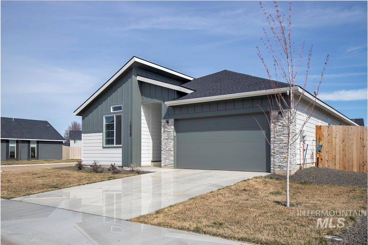 16620 Chambers Way Property Photo 1