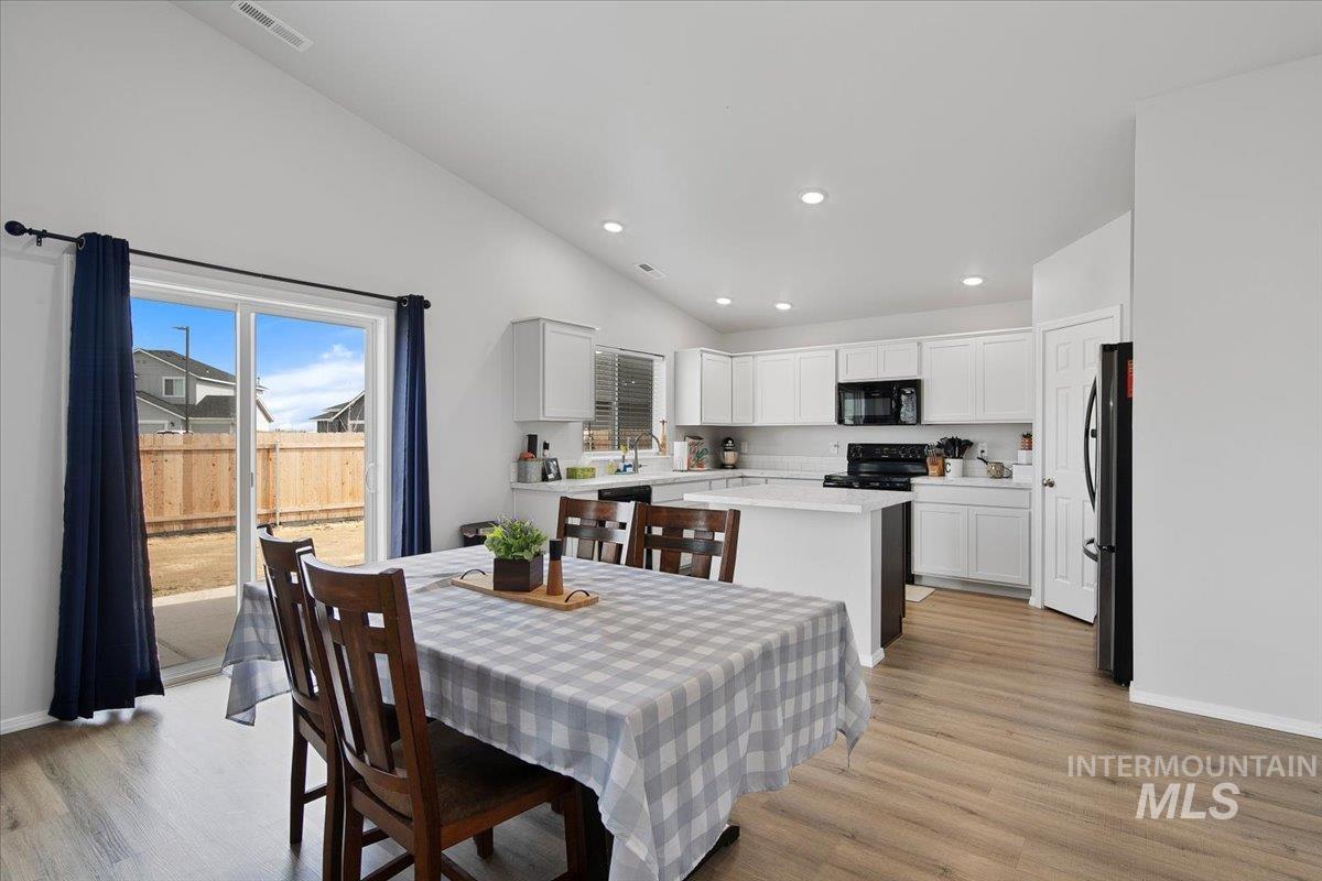 16620 Chambers Way Property Photo