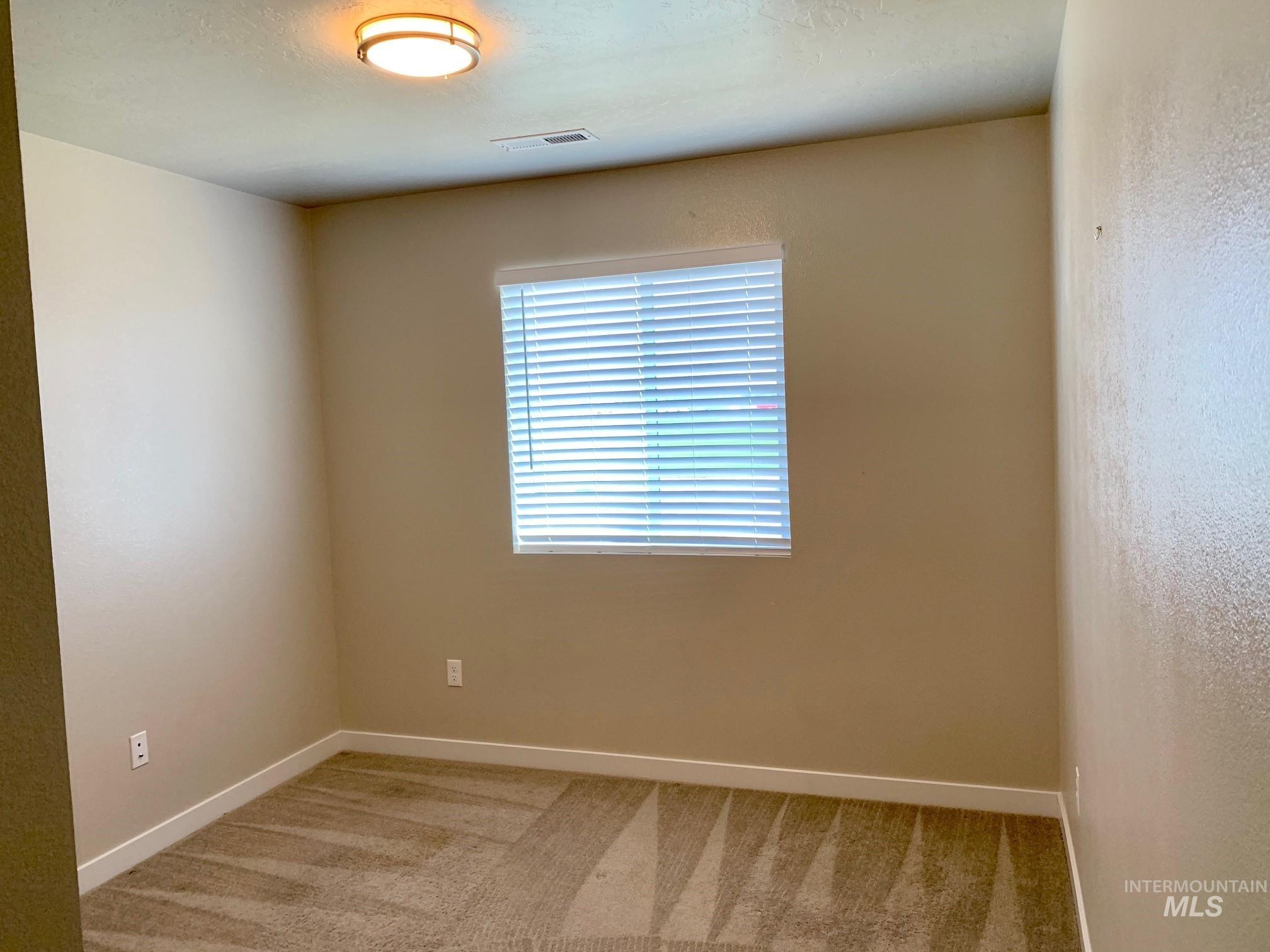 2643 W Snyder St Property Photo 6