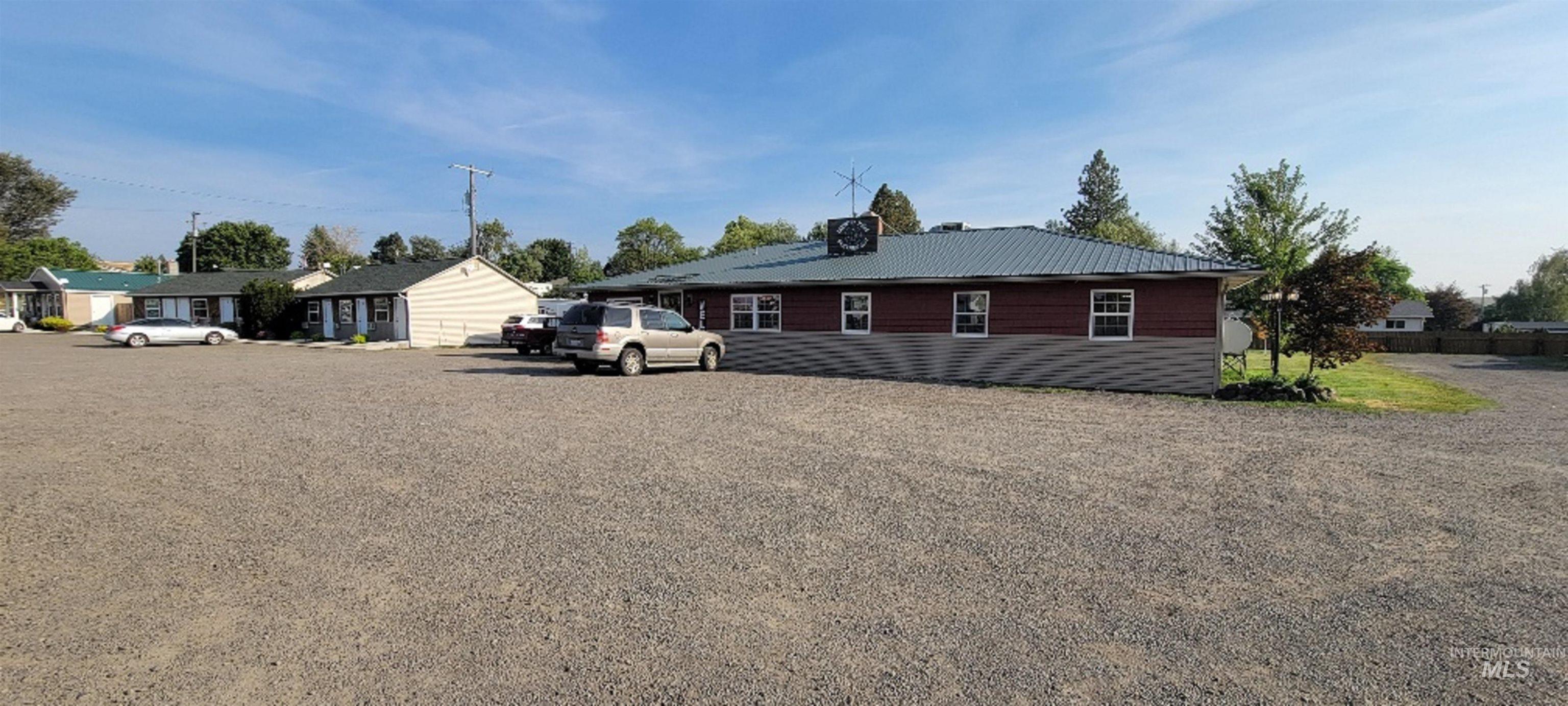 407 Foster Street Property Photo 4