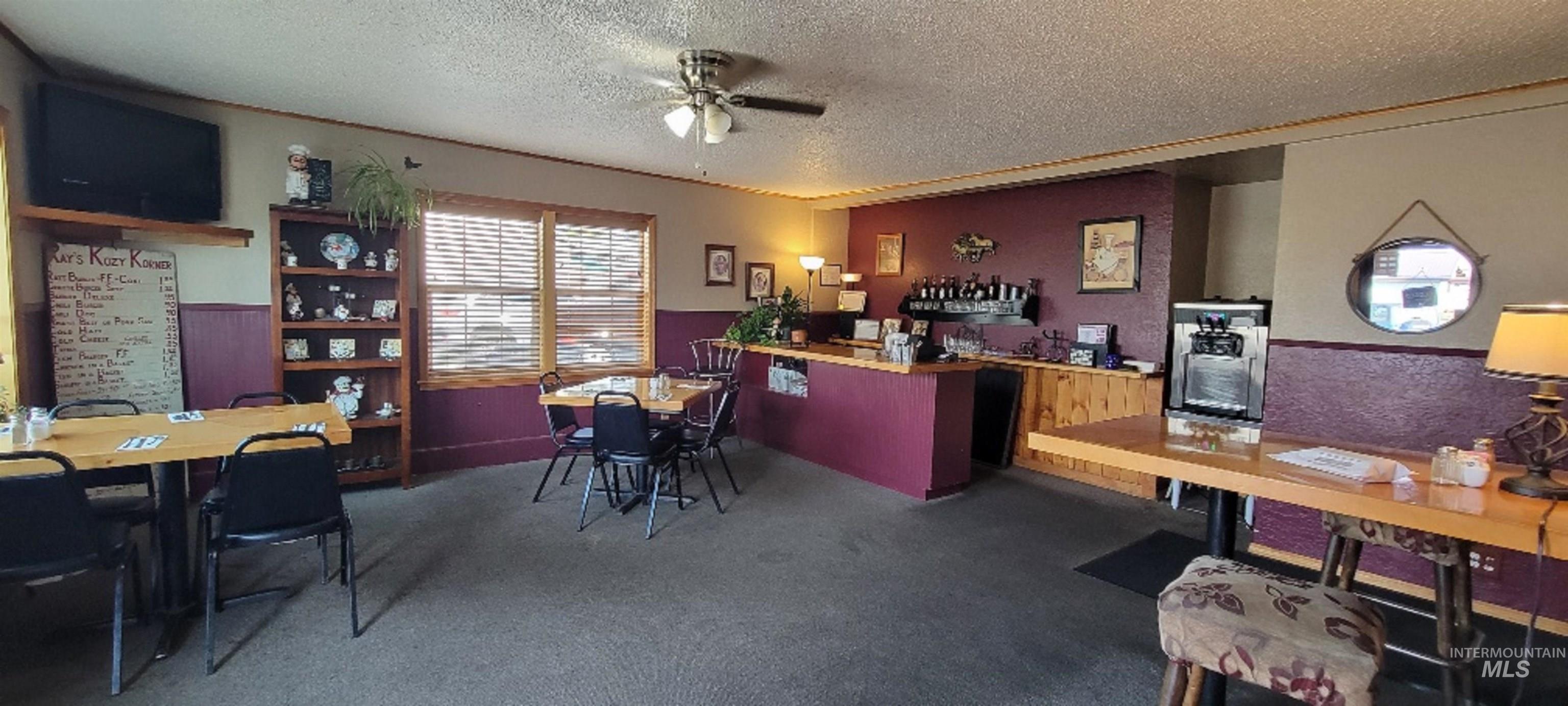 407 Foster Street Property Photo 8