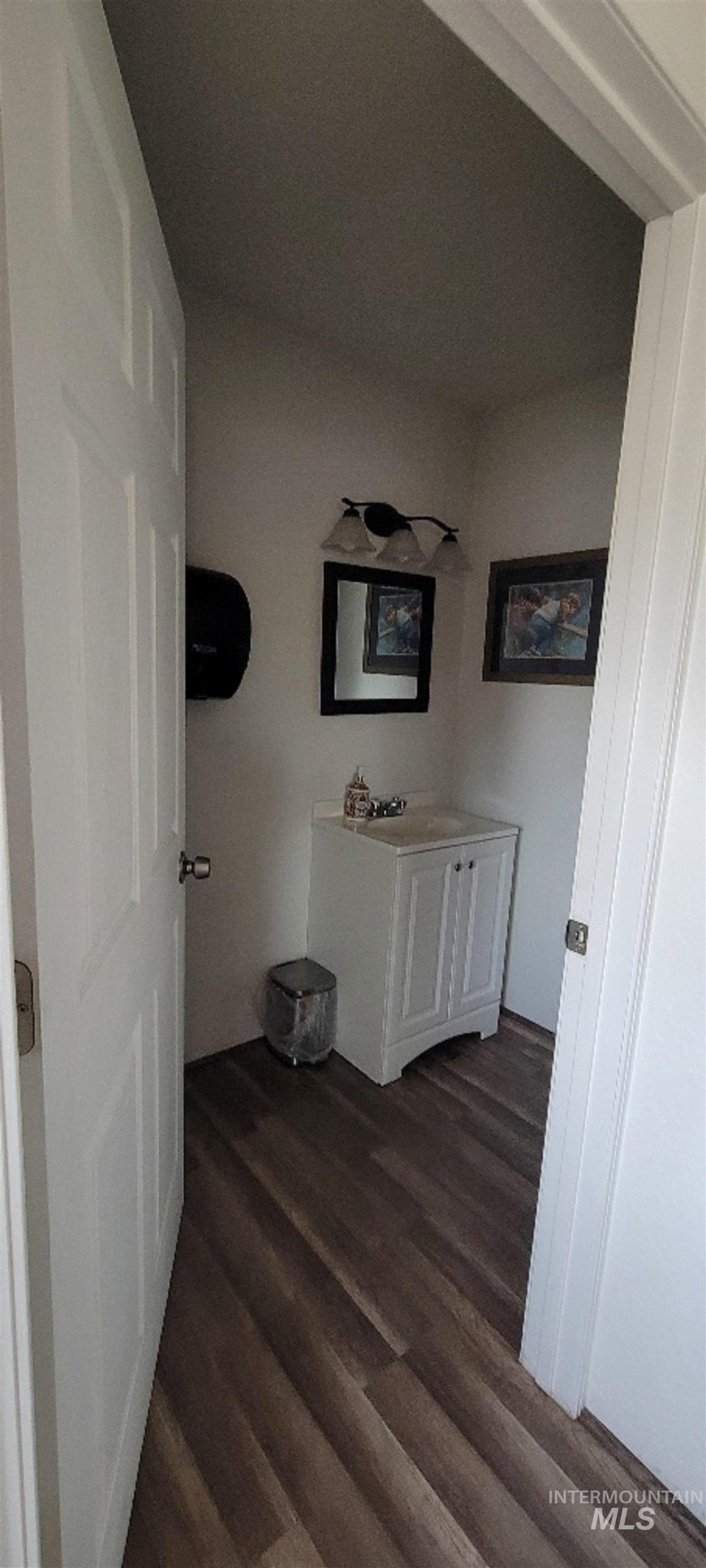 407 Foster Street Property Photo 14