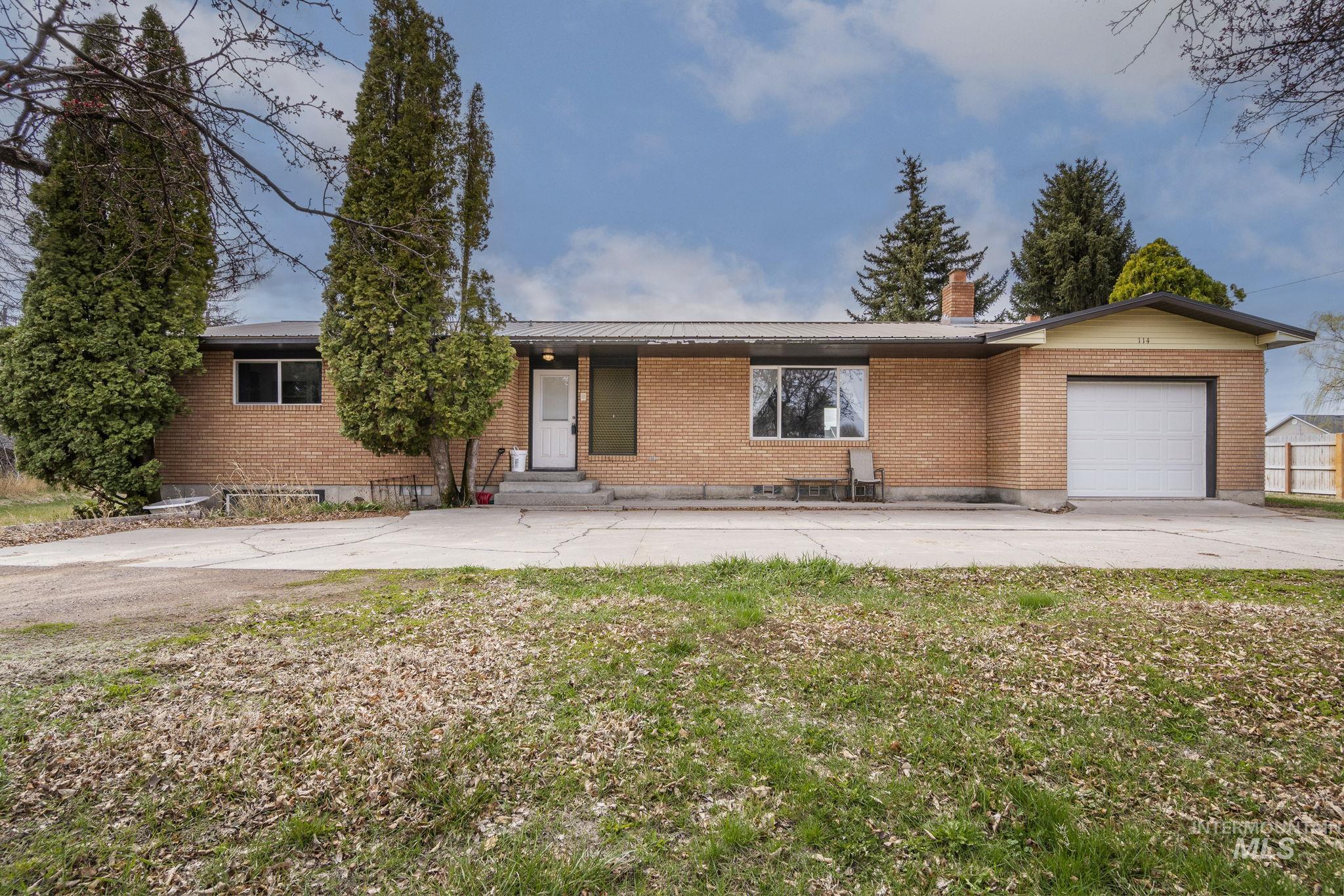114 Park St. Property Photo 1
