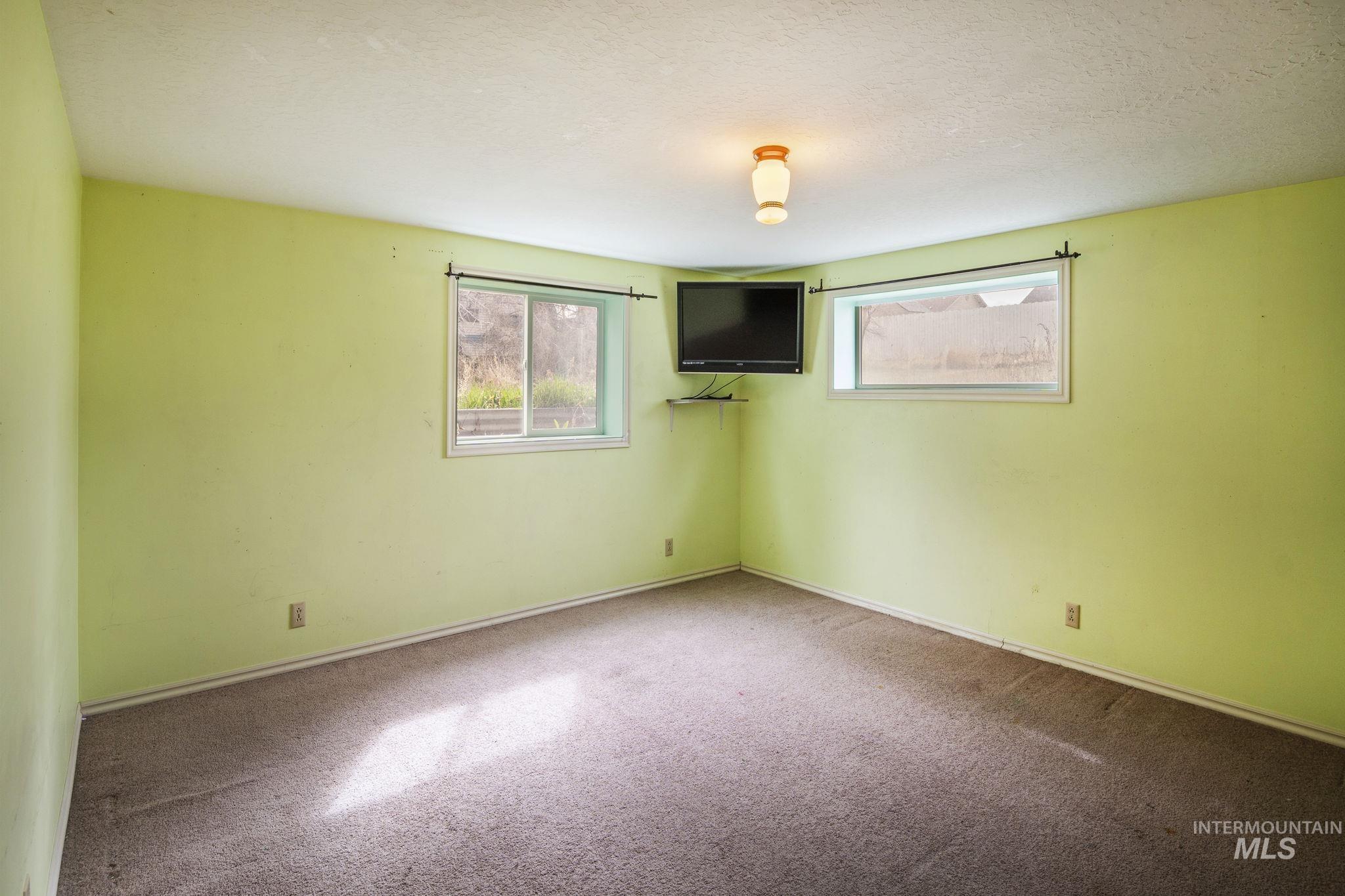 114 Park St. S Property Photo 30