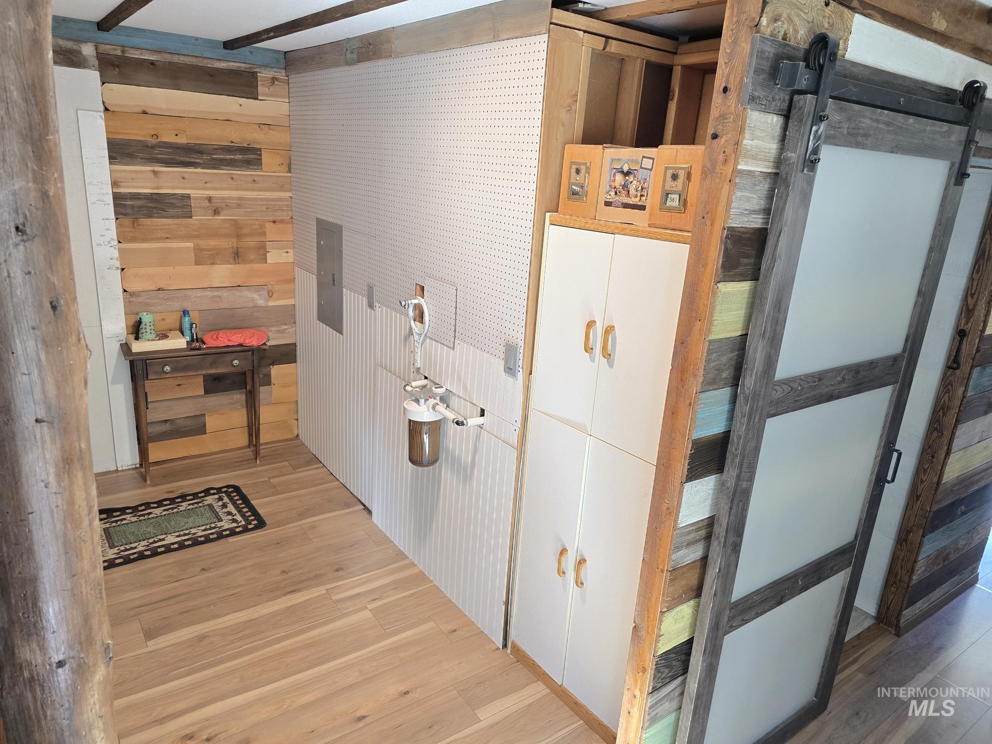 9 Golden Court Property Photo 18