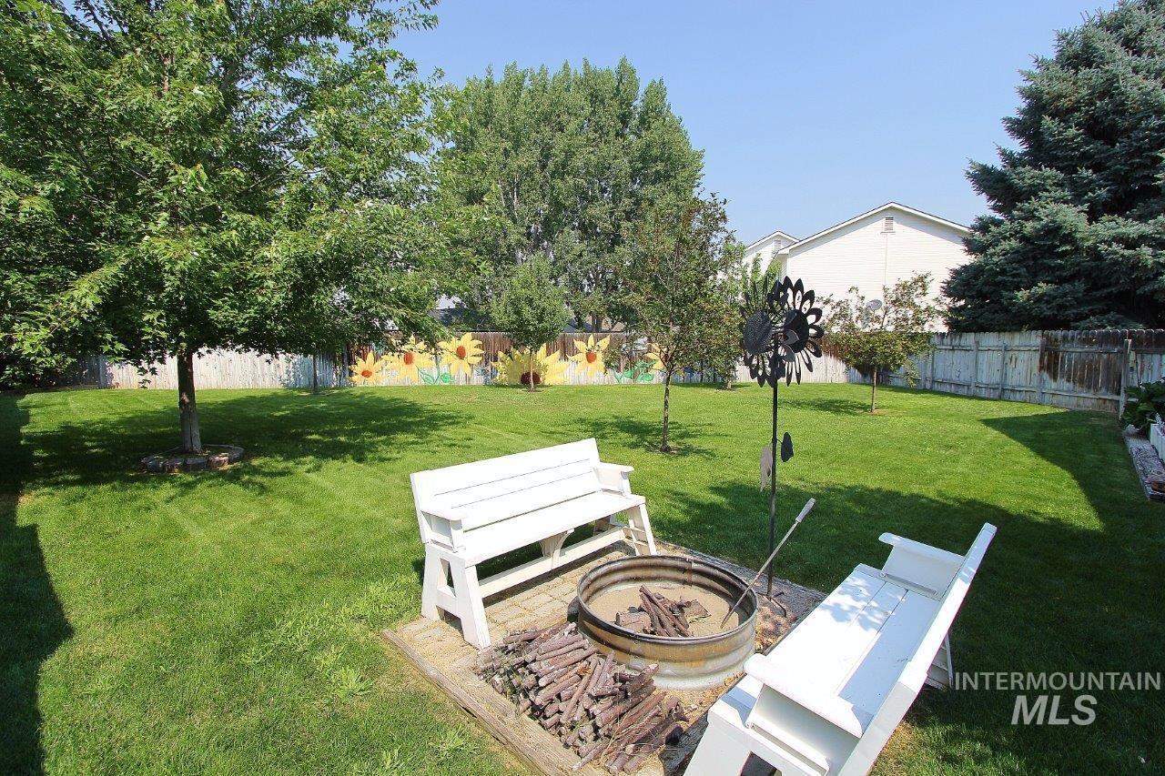 841 E Moose St. Property Photo 28