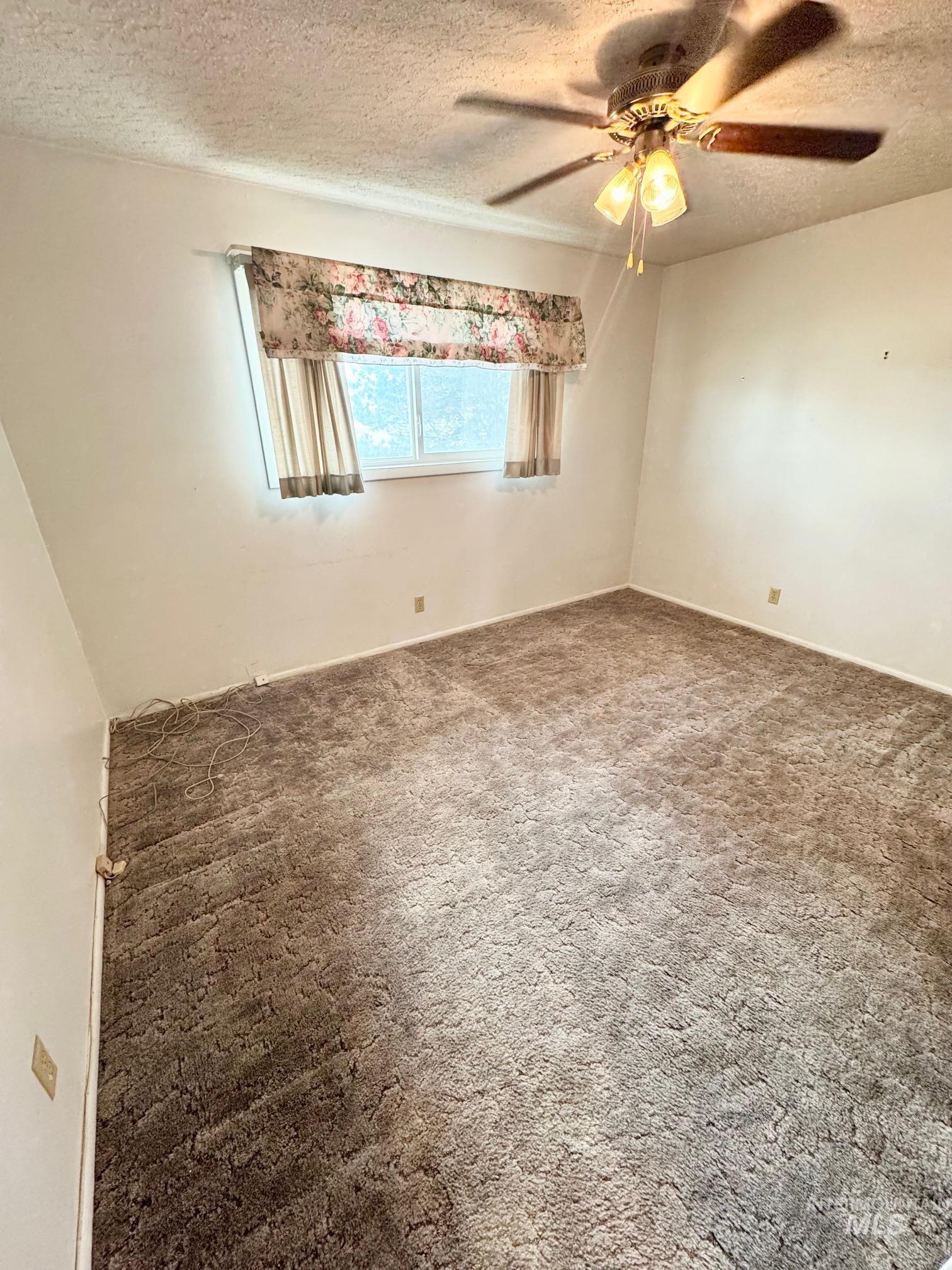 200 N 200 E Property Photo 14