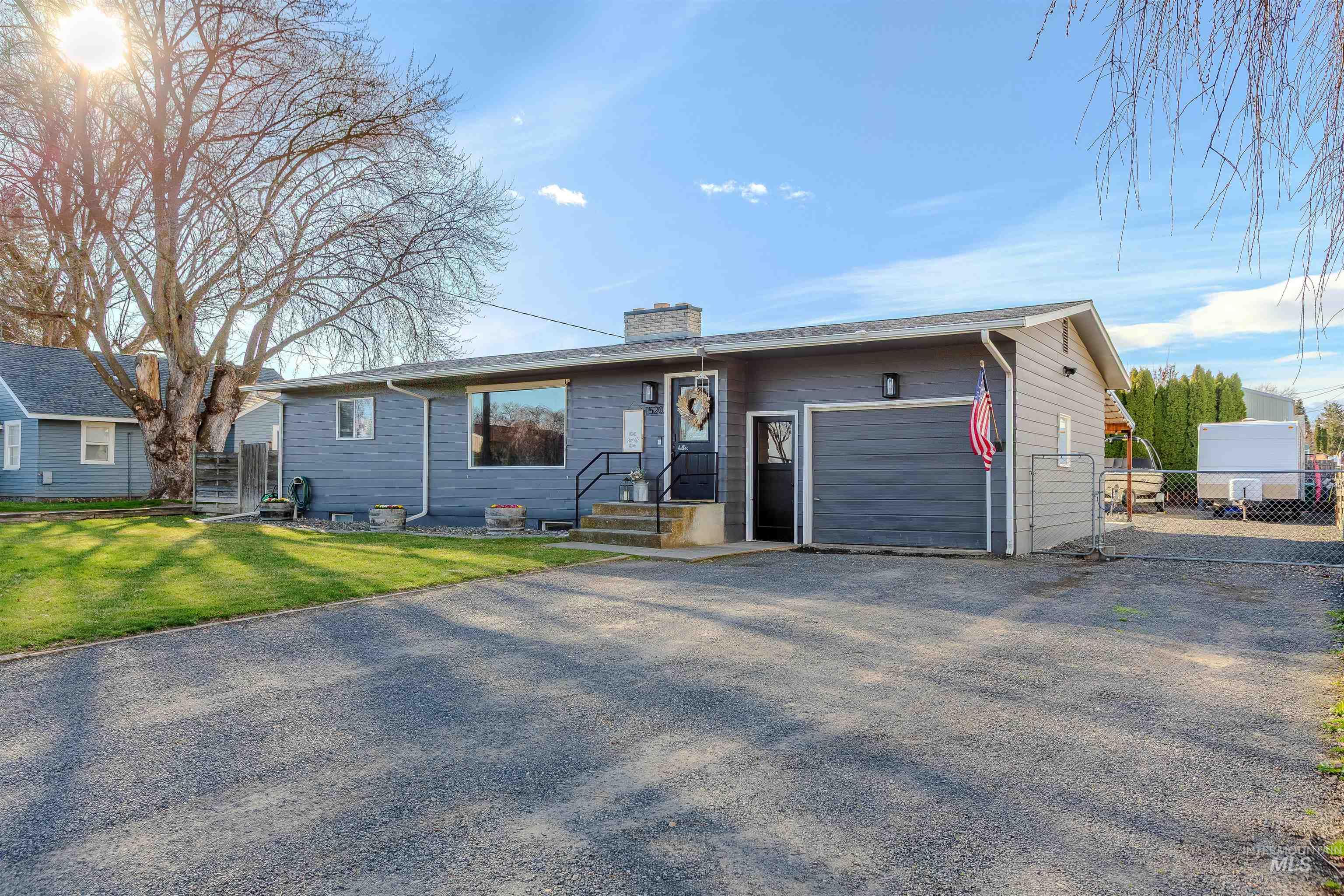 1520 Burrell Ave. Property Photo