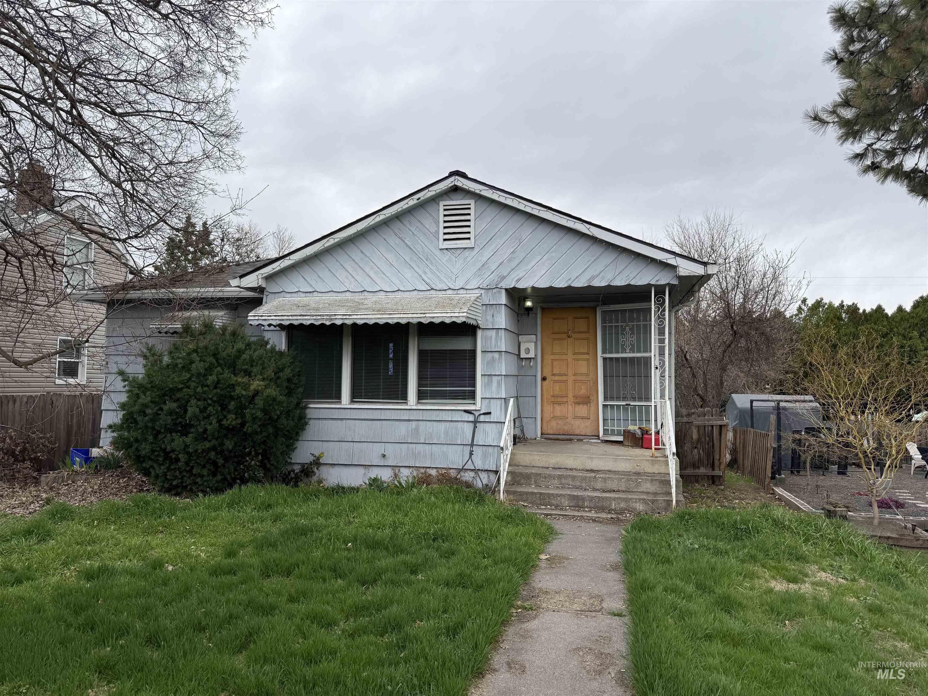 1515 16th Ave Property Photo