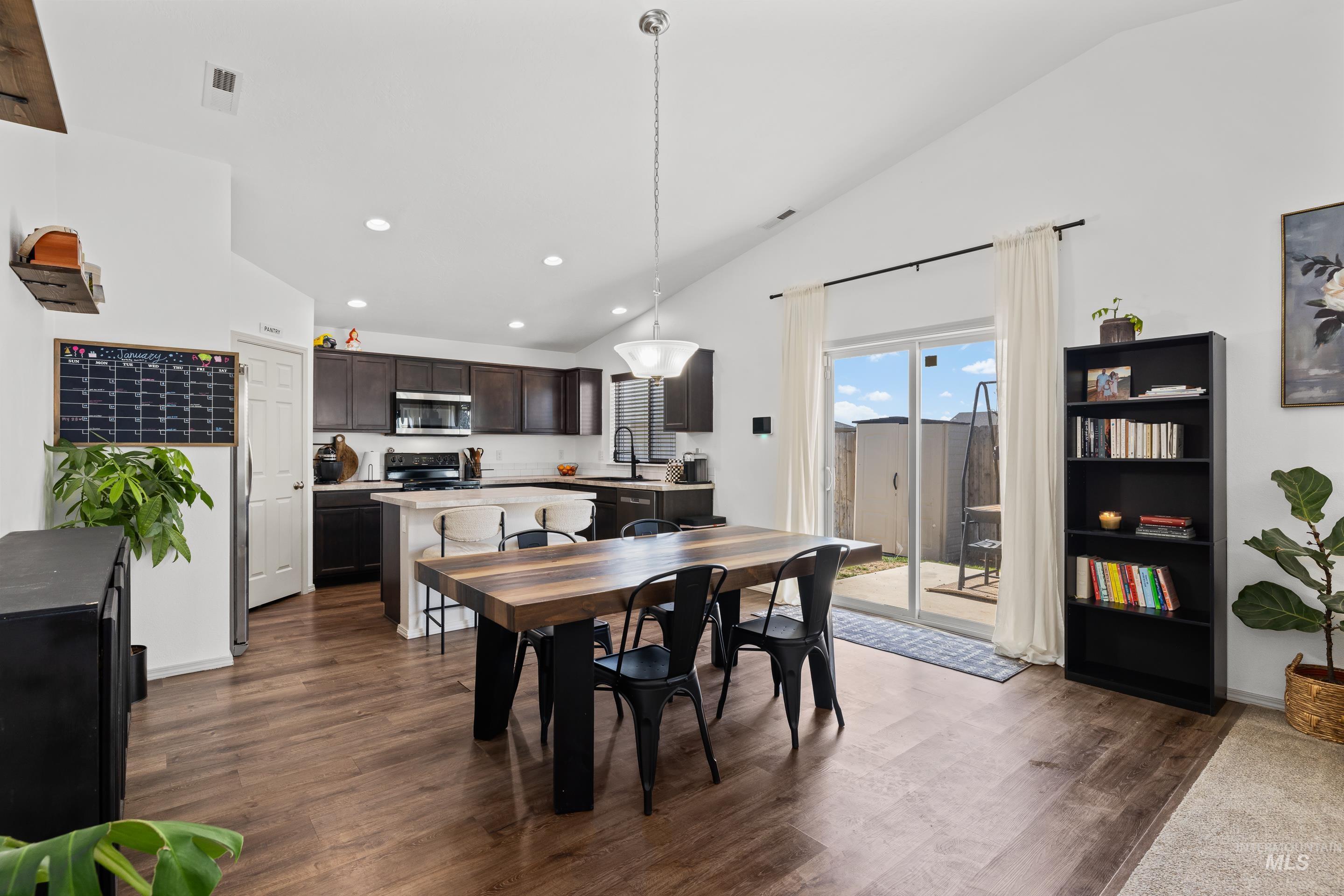 1755 Sw Levant Property Photo 11