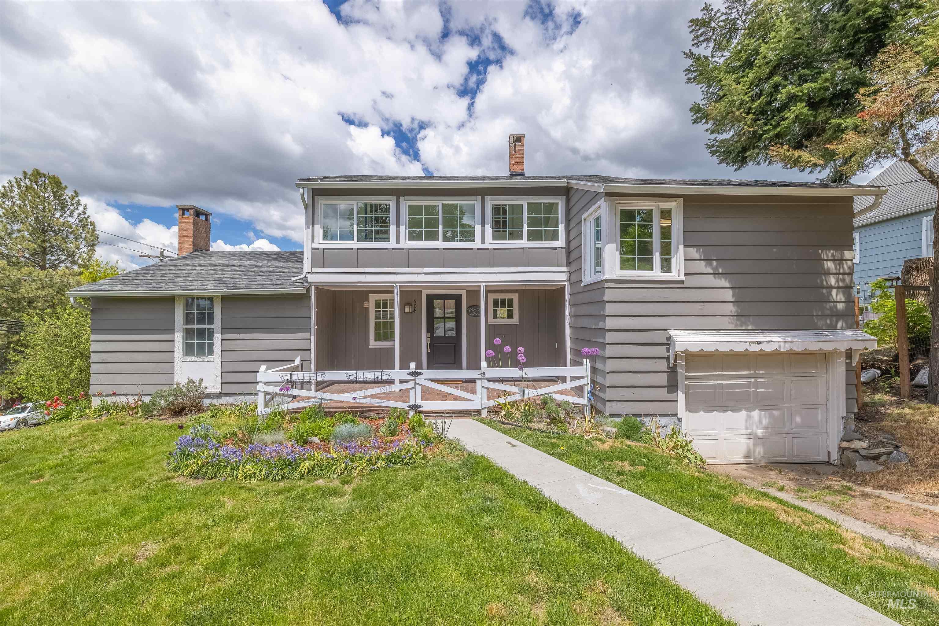 604 E 7th Street Property Photo