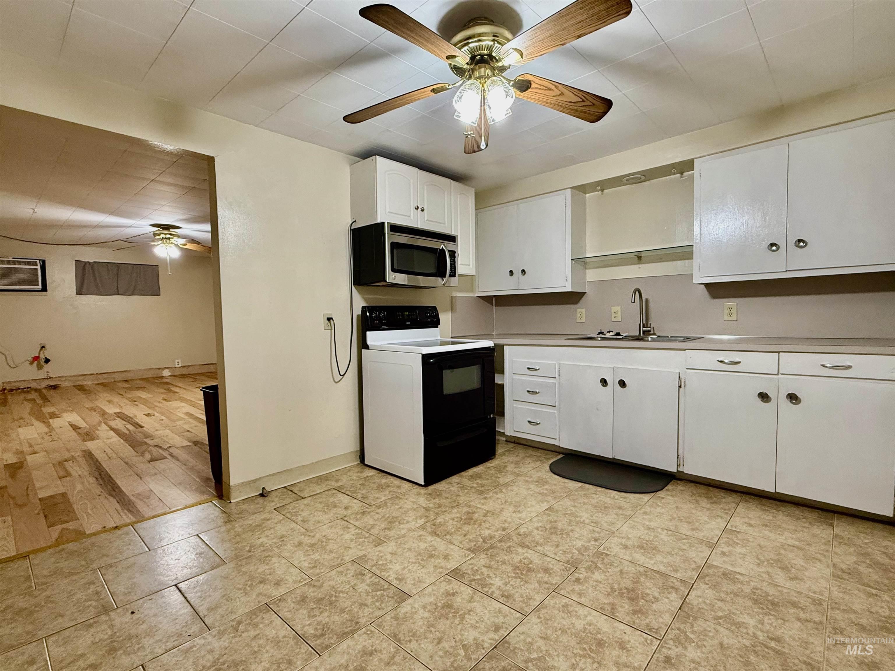 12212 Indio Ave Property Photo 4