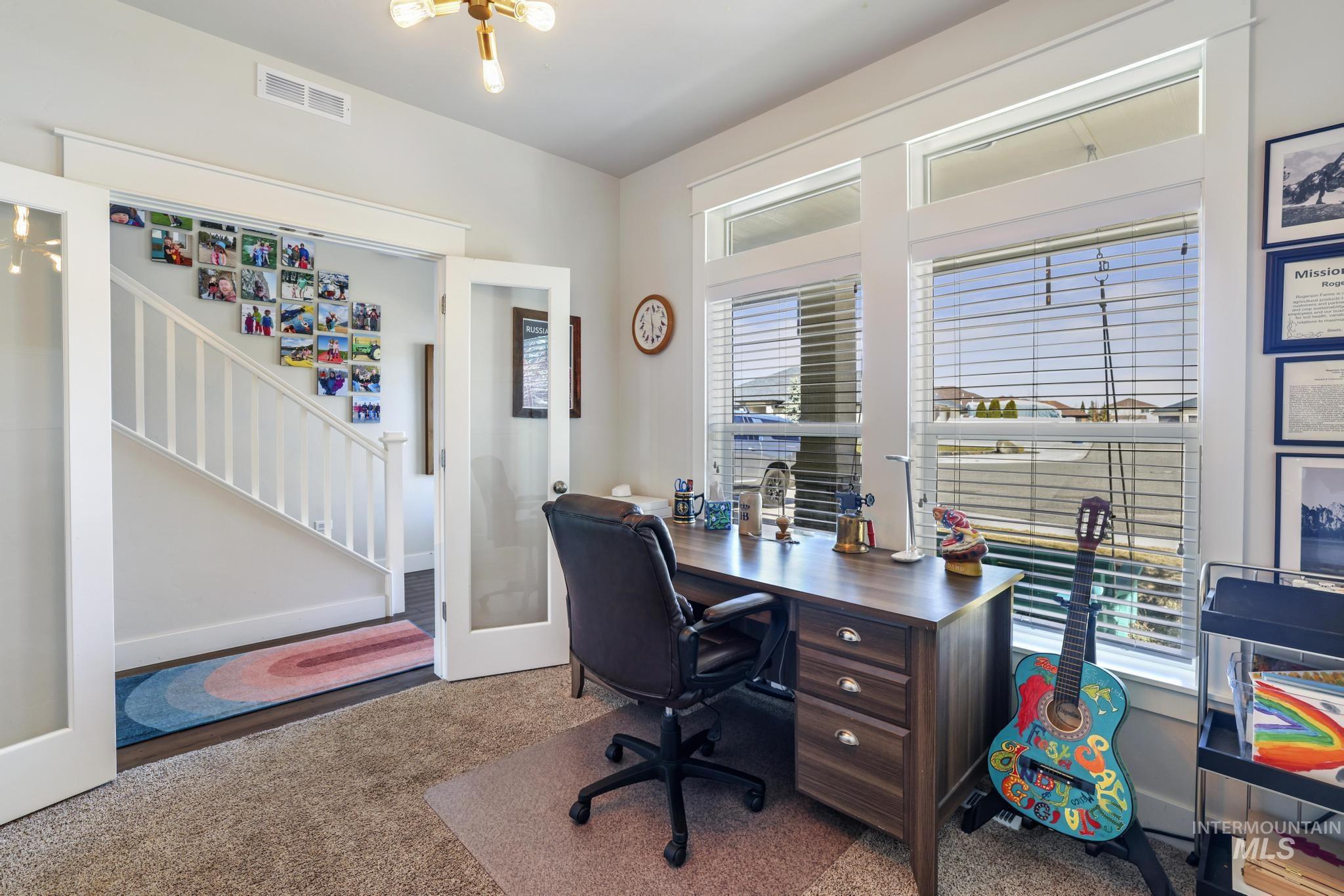 2828 Sunray Loop Property Photo 5