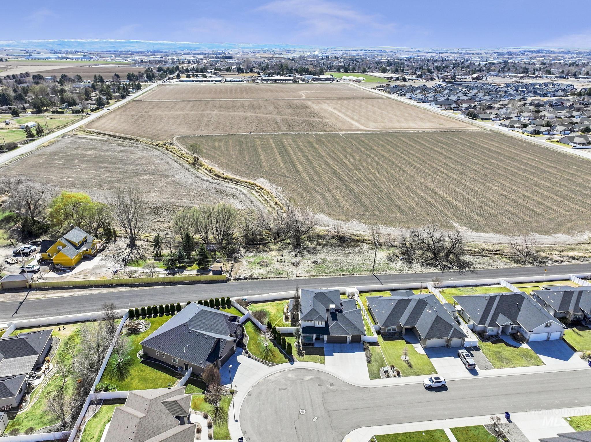 2828 Sunray Loop Property Photo 45