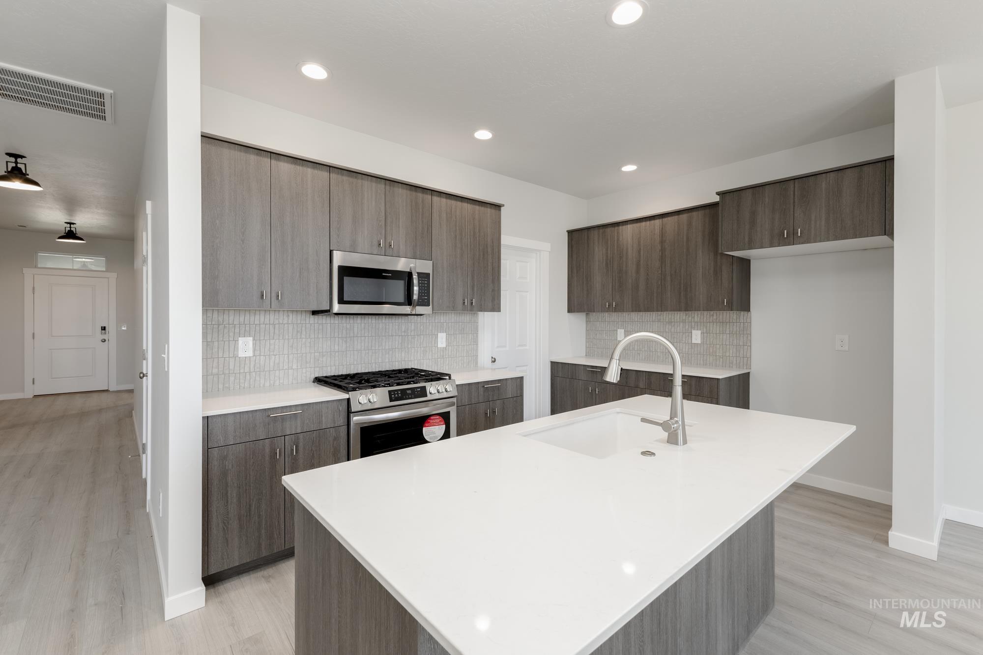 12601 Kinsella St Property Photo 3