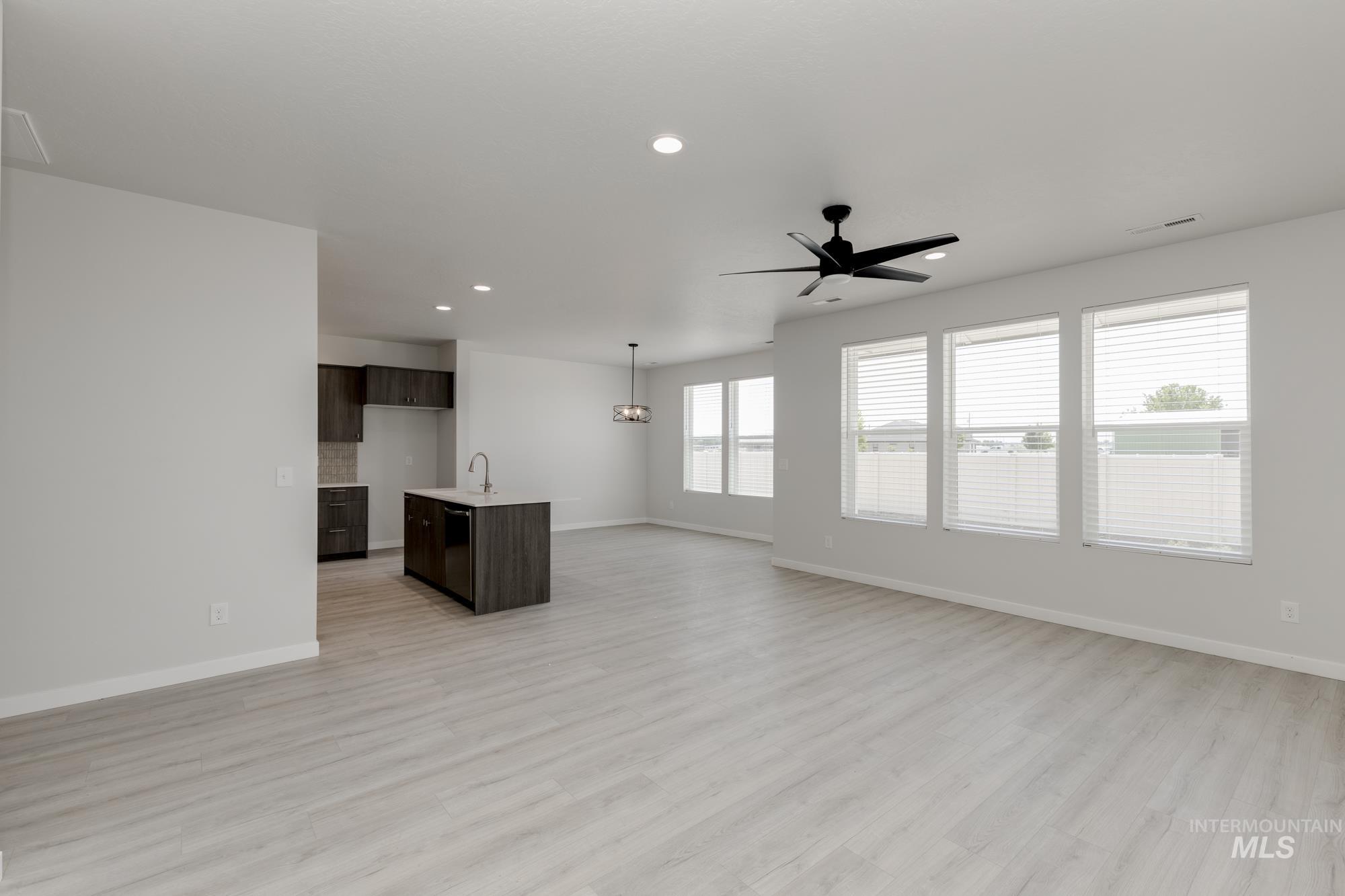 12601 Kinsella St Property Photo 6