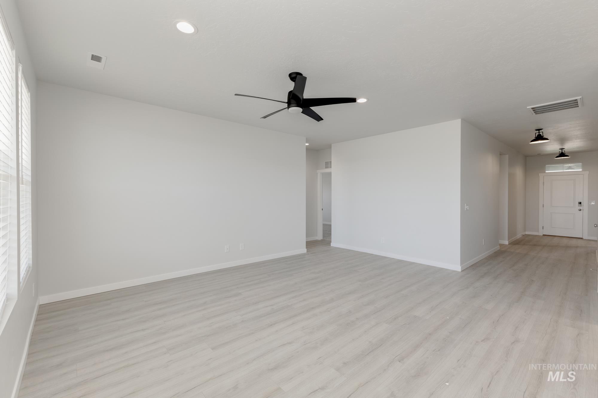 12601 Kinsella St Property Photo 8