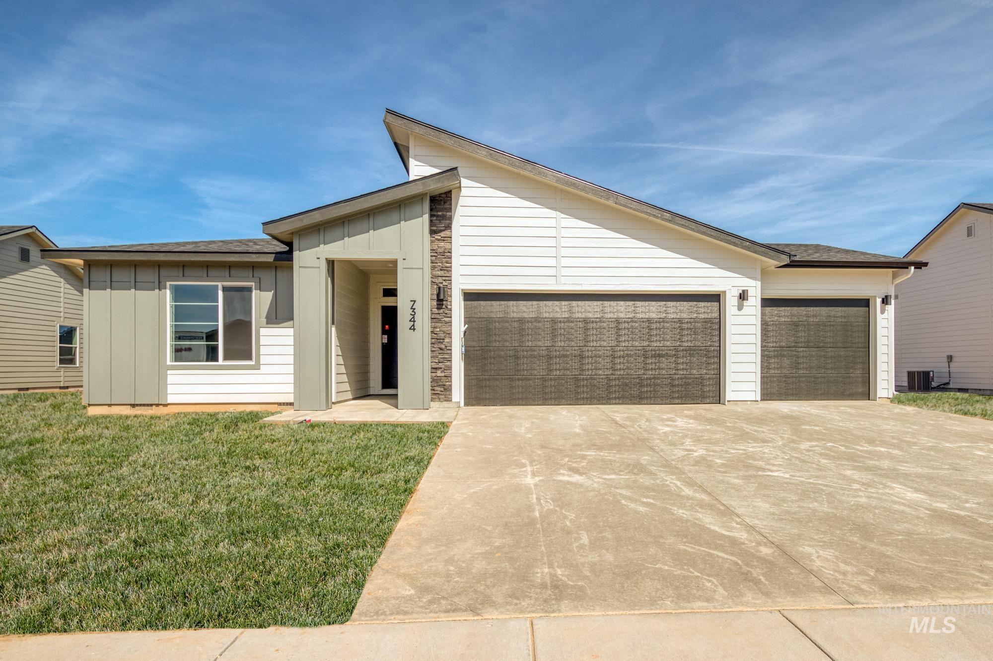 7344 E Marble Springs Dr Property Photo 1