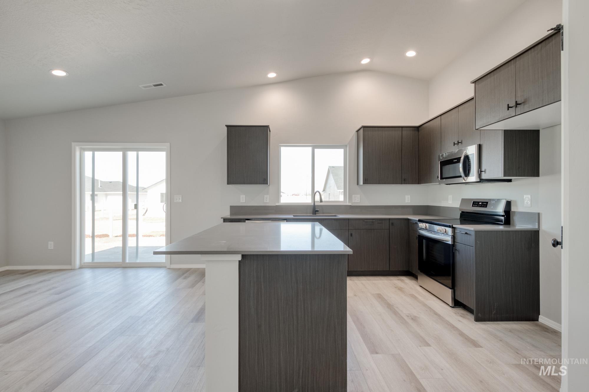 7344 E Marble Springs Dr Property Photo 3