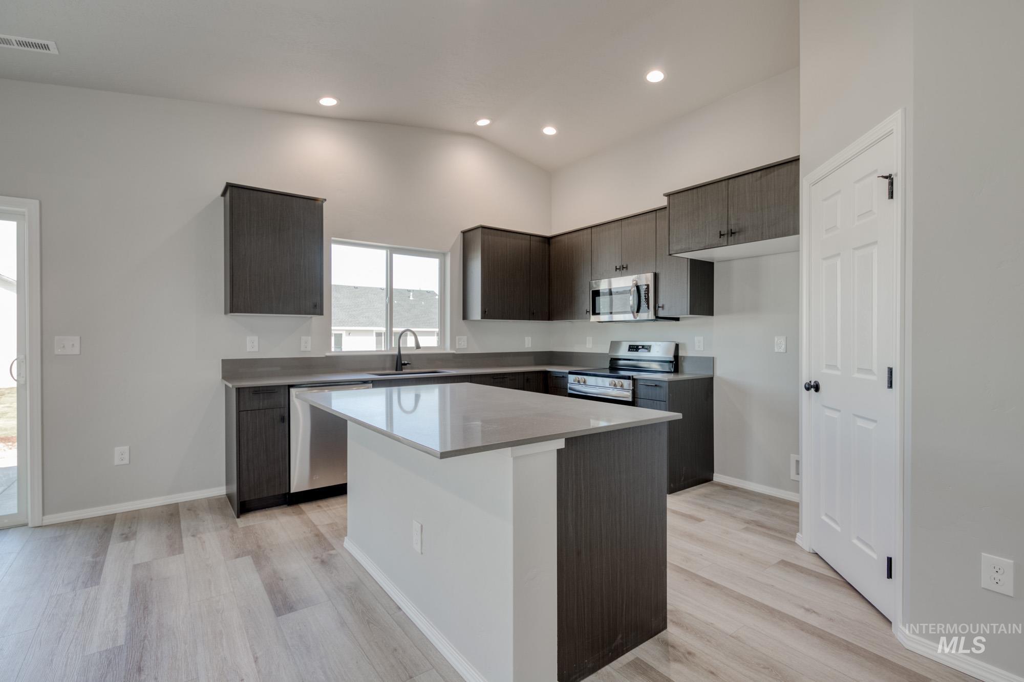 7344 E Marble Springs Dr Property Photo 4