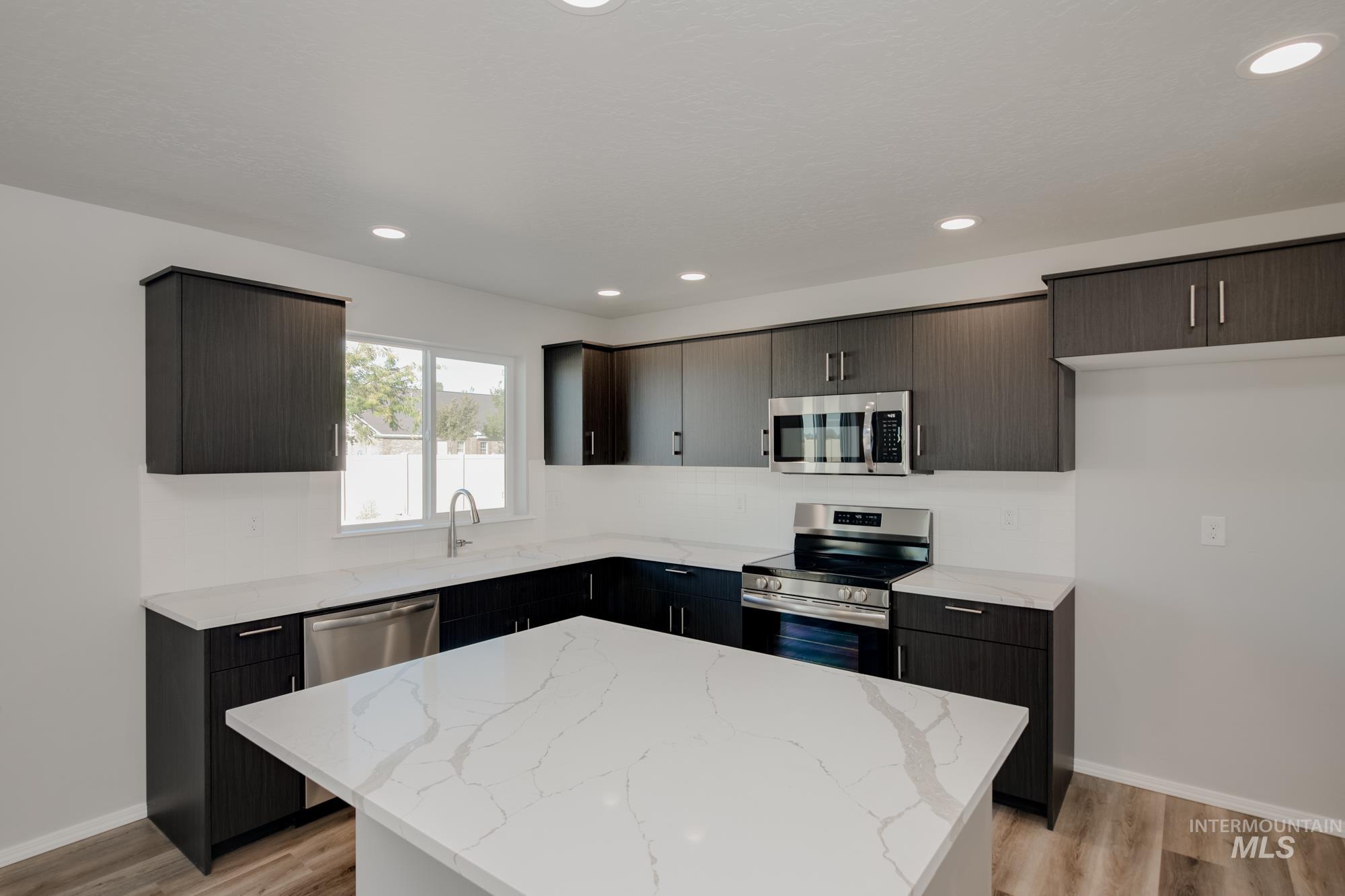2810 N Arroyo Vista Way Property Photo 3