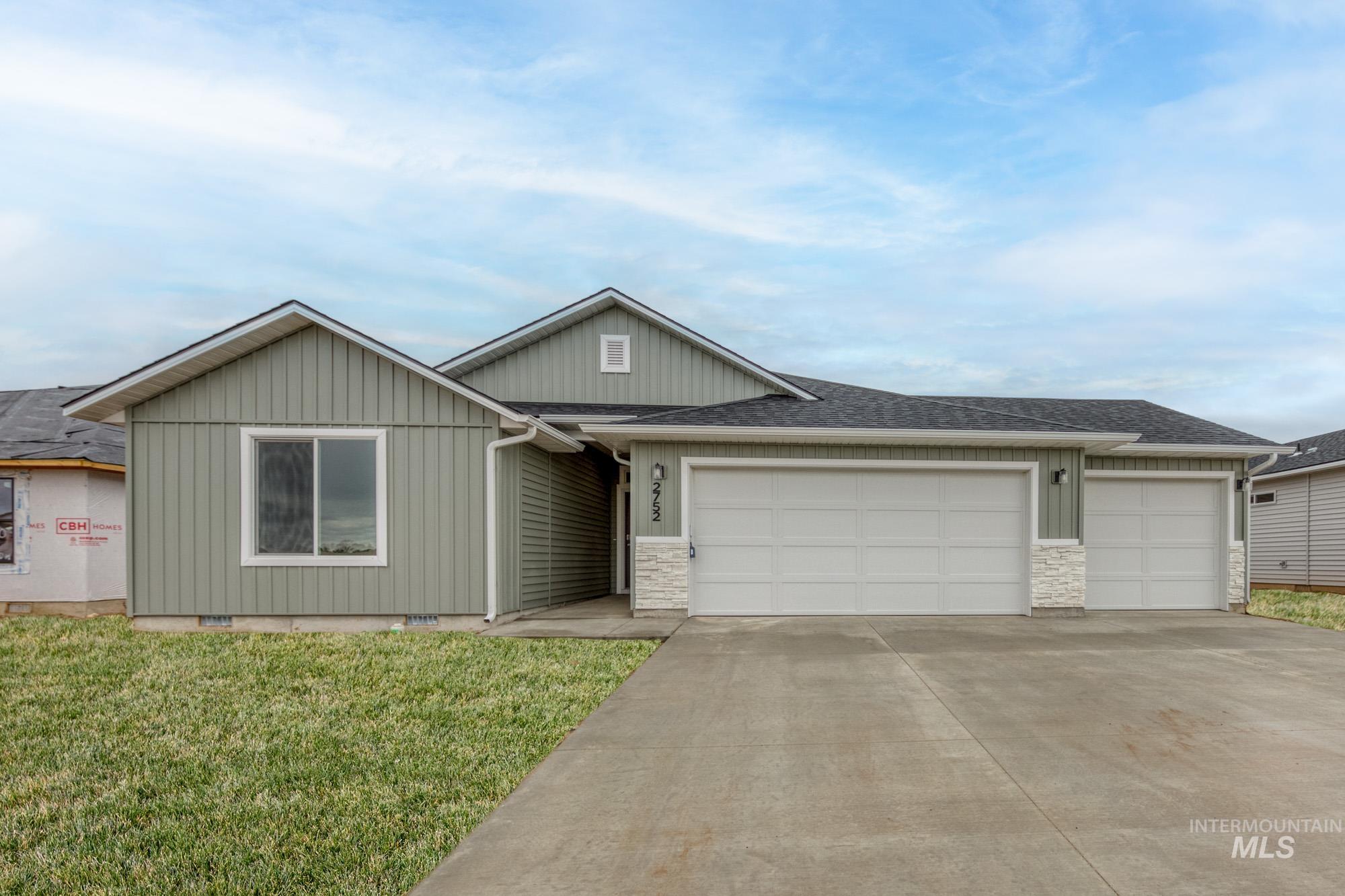2752 N Arroyo Vista Way Property Photo 1